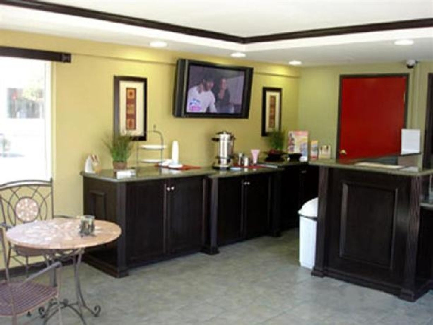 Econo Lodge Inn & Suites West Hollywood