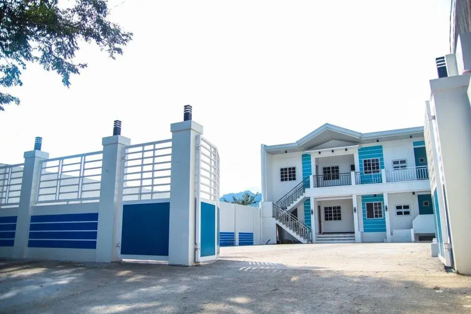 V and G Suites Limay