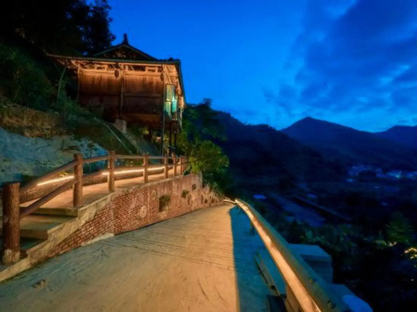 Guyun Langqiao Holiday Hotel