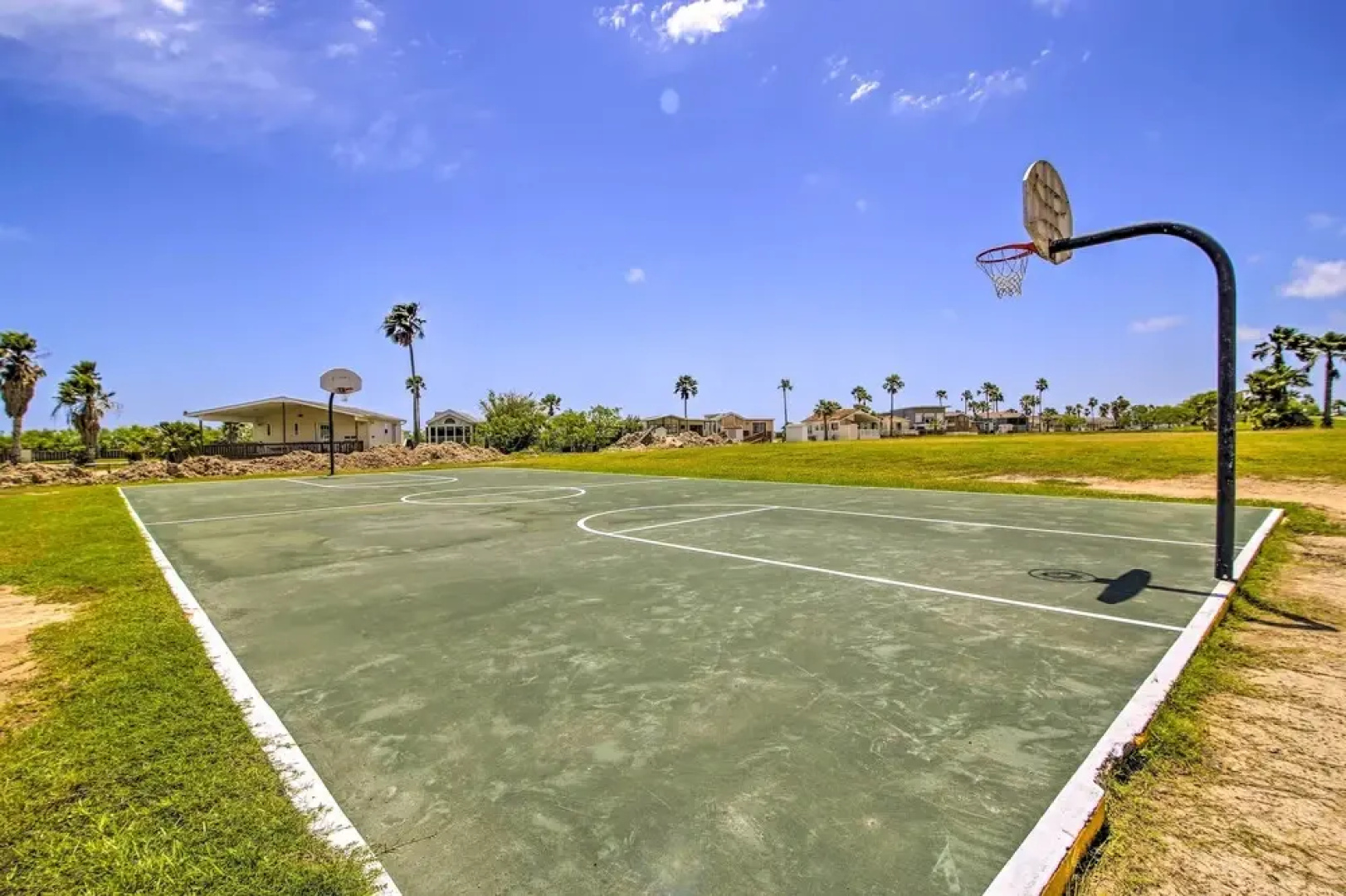 5 Mi to Beaches: Sunny Port Isabel Golf Retreat