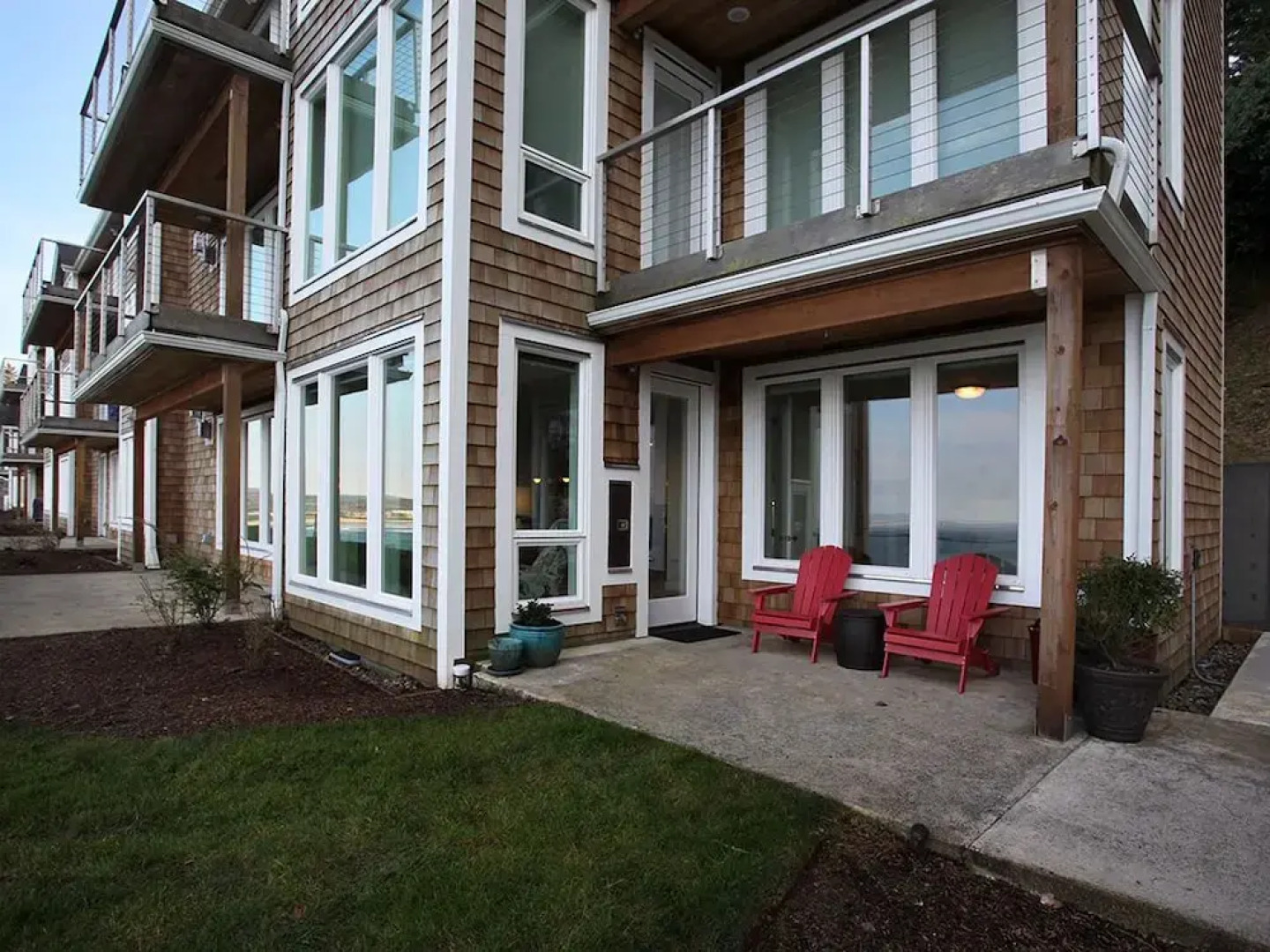 Neptune's Perch 3 Bedrooms 3 Bathrooms Townhouse