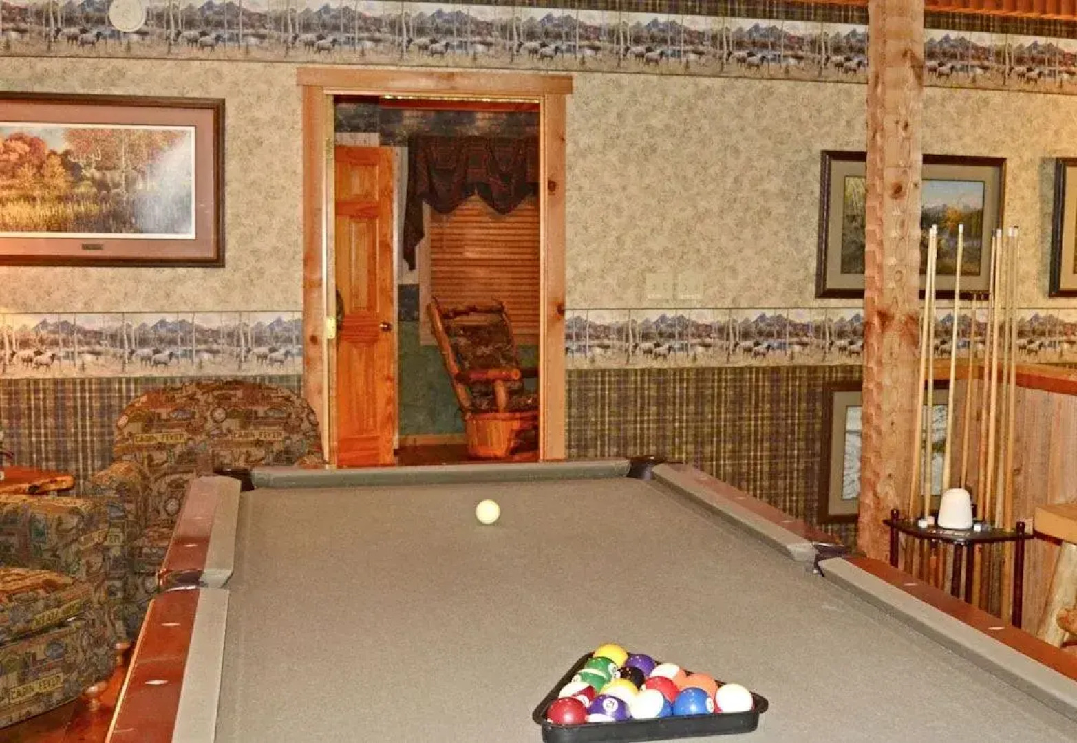 Streamsong Secluded Creek View Cabin with Hot Tub and Pool Table by RedAwning