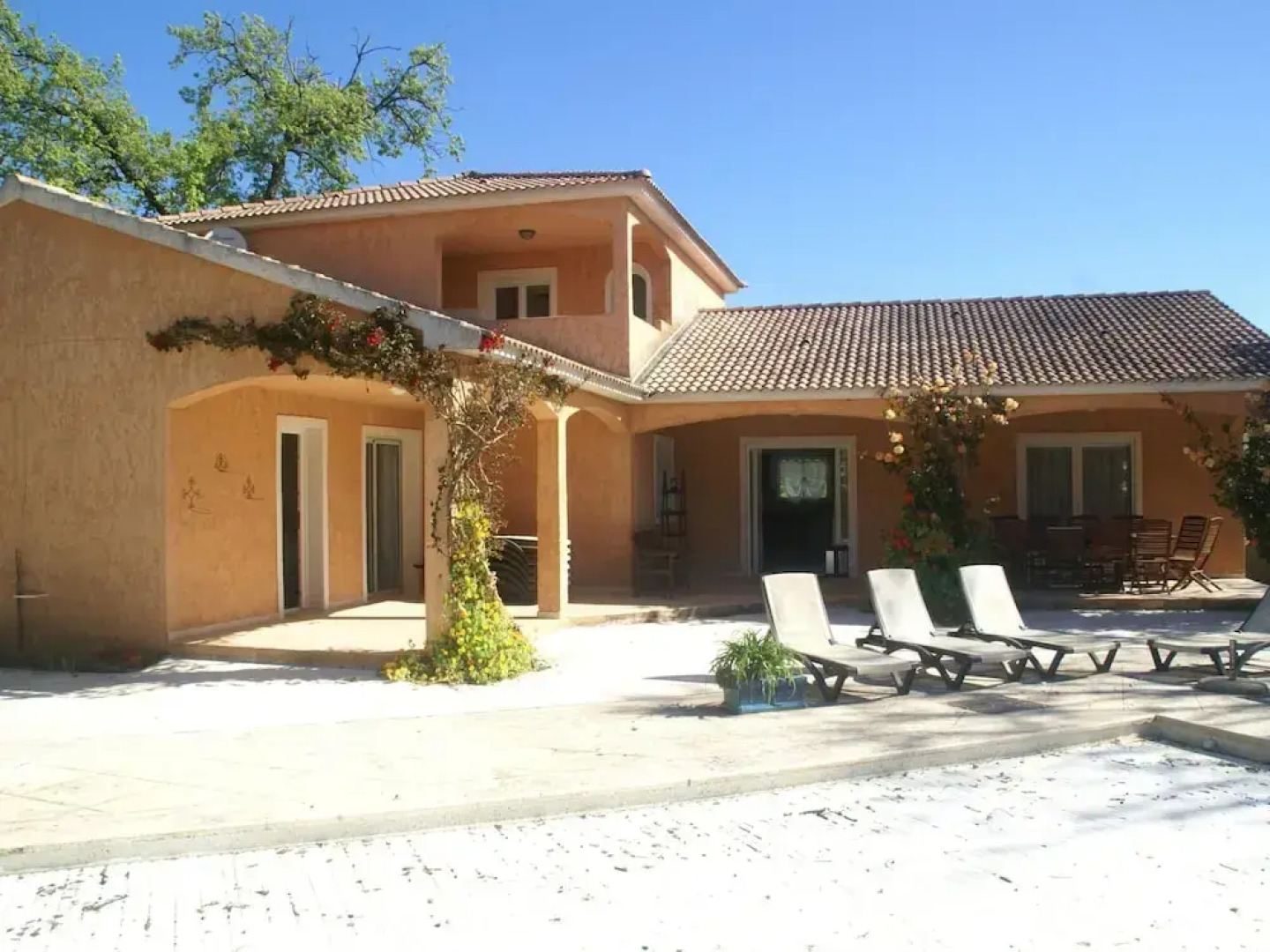 Villa in Moriani-plage With Sea View