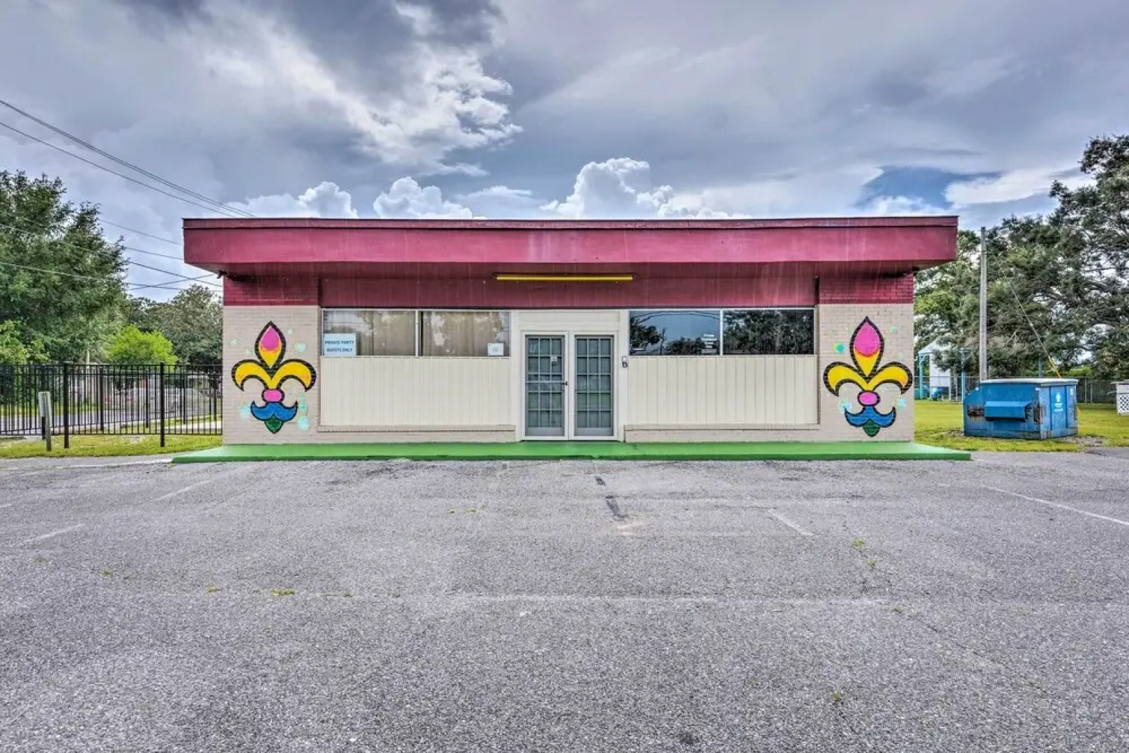 'the Float Yard' Pensacola Home w/ Pool Table