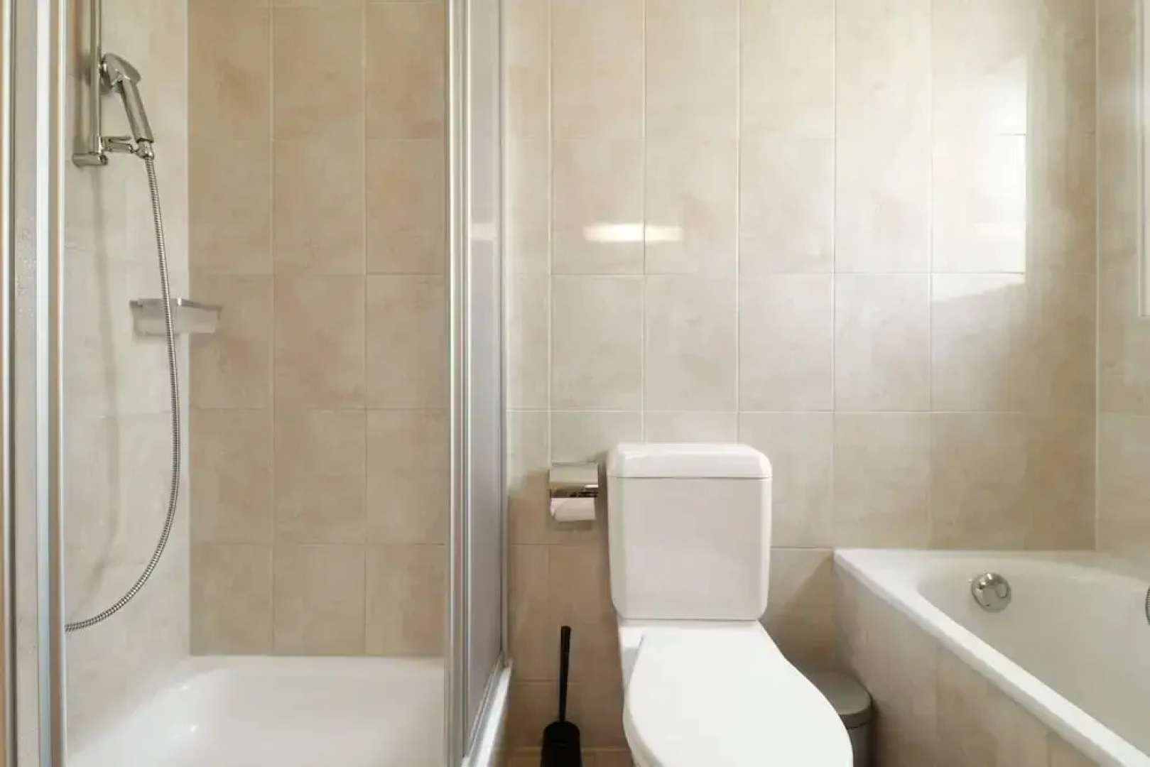 Nice and Recent Apartment Ideally Located in Martigny, Self Check-in