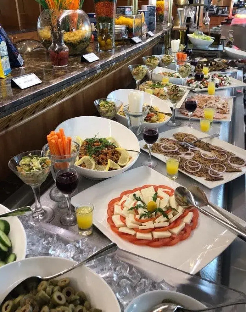 Отель Corniche Abu Dhabi