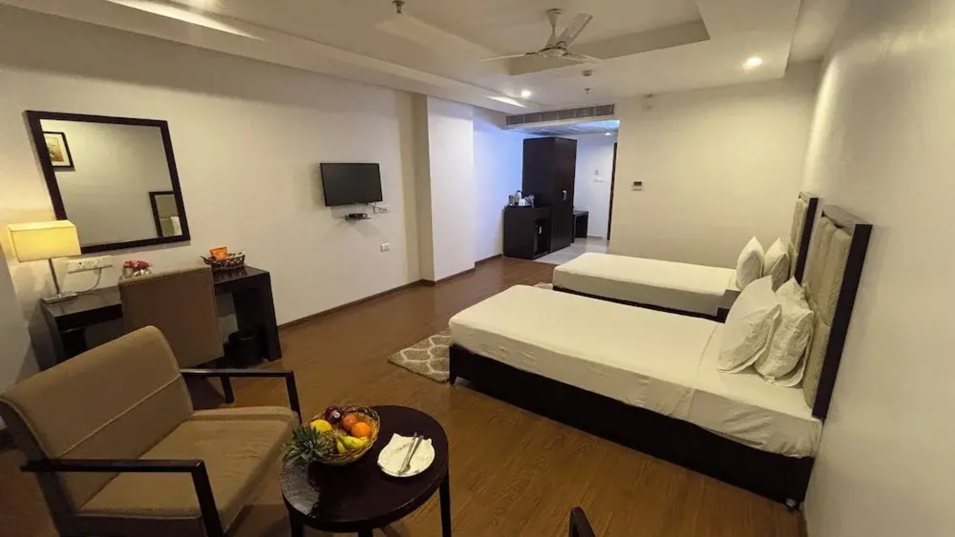 Triguna Clarks Inn