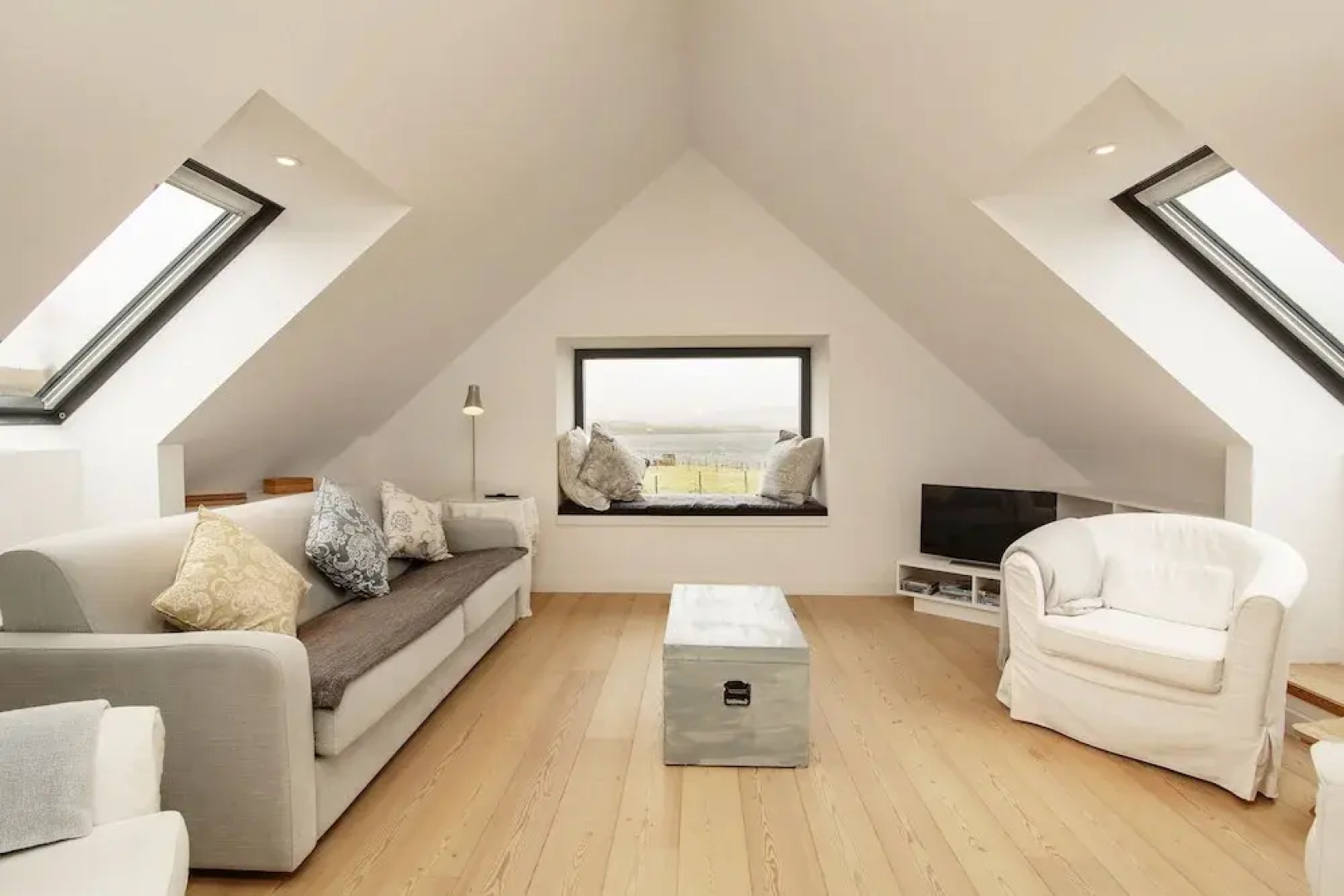 Solas, Ormiscaig, Luxury Coastal Retreat