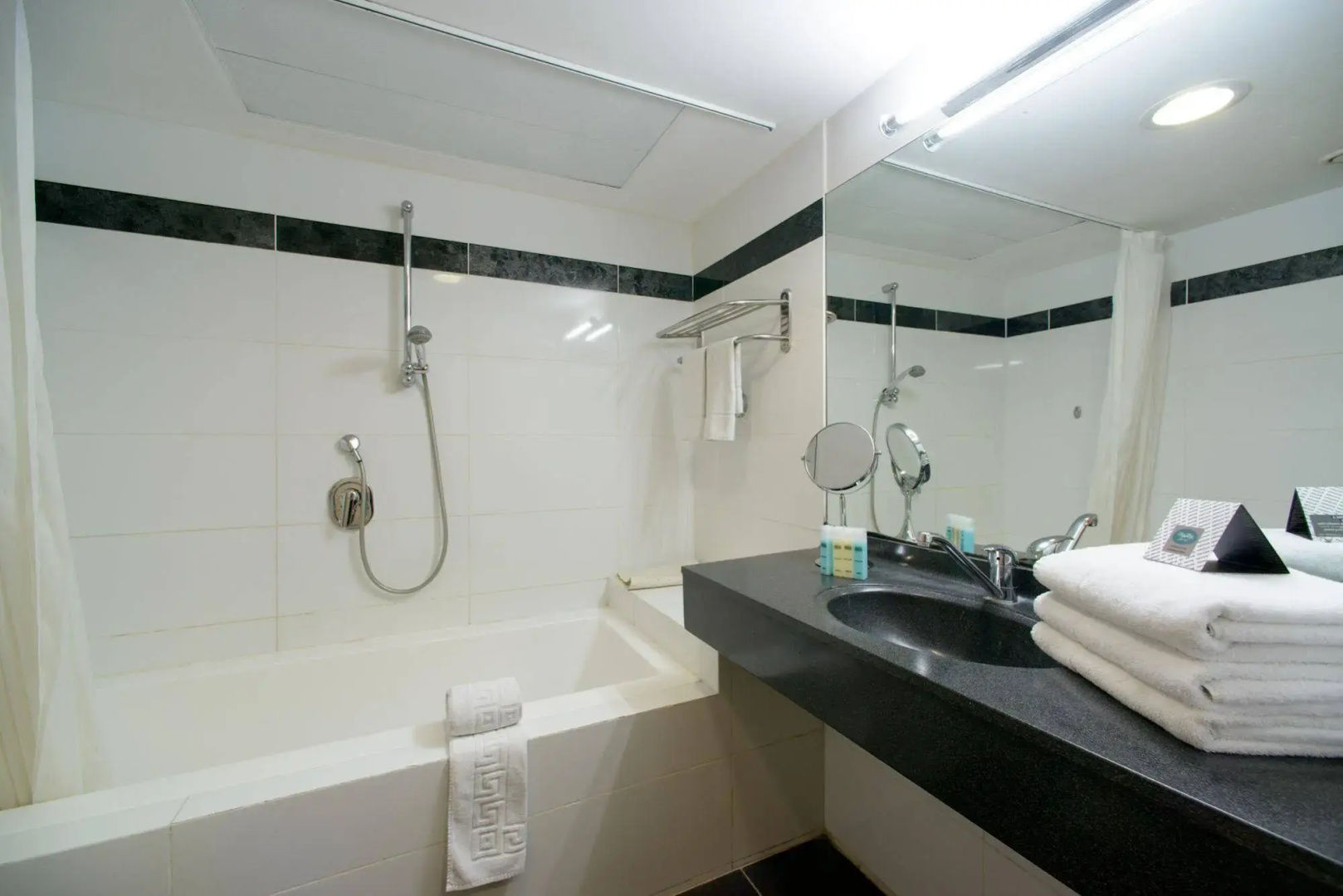 Royalty Suites