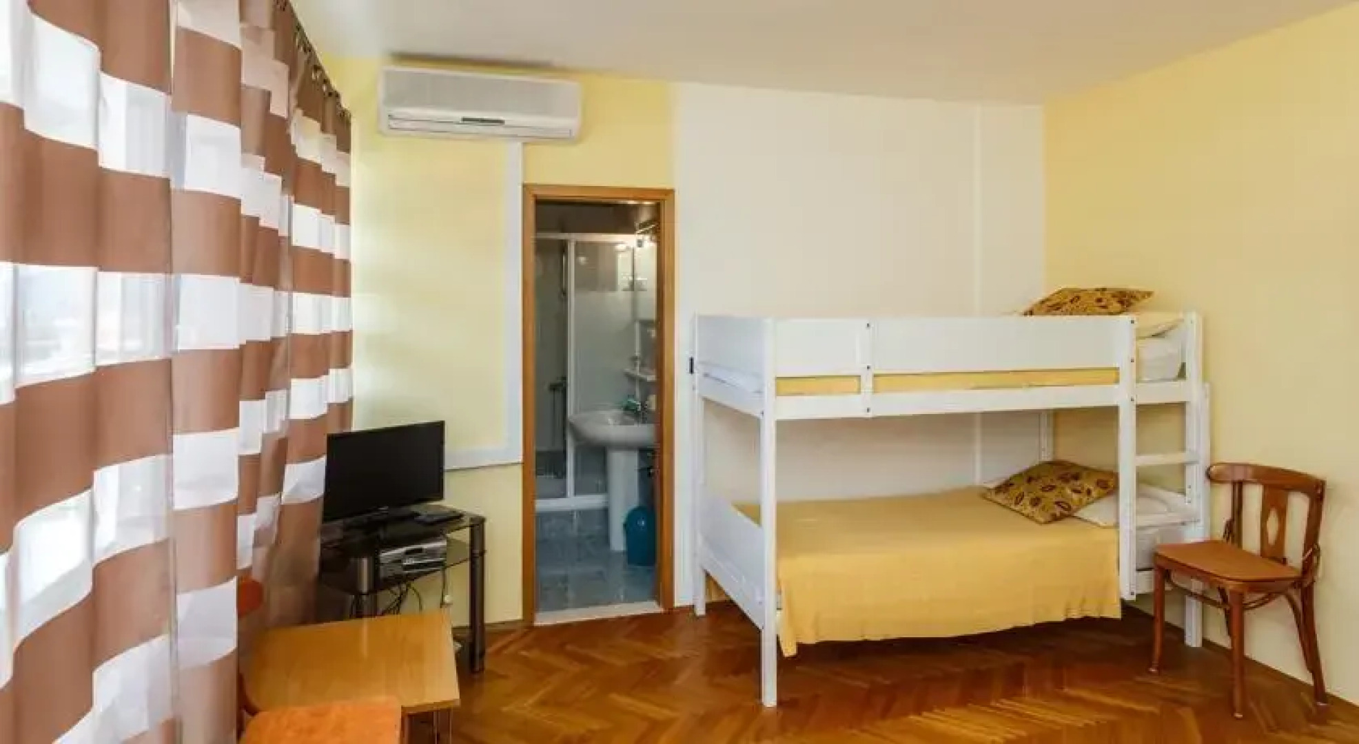 Guest house Tudor Main Promenade