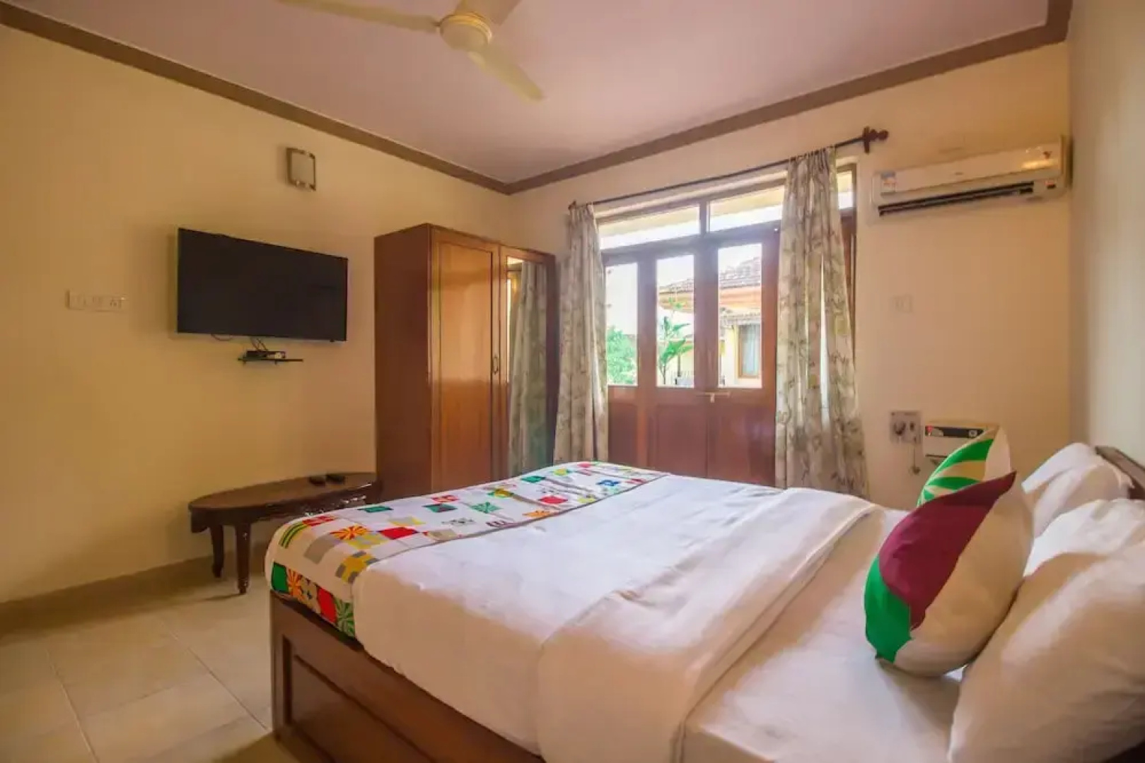 OYO 18705 Home Elegant 2BHK Parra
