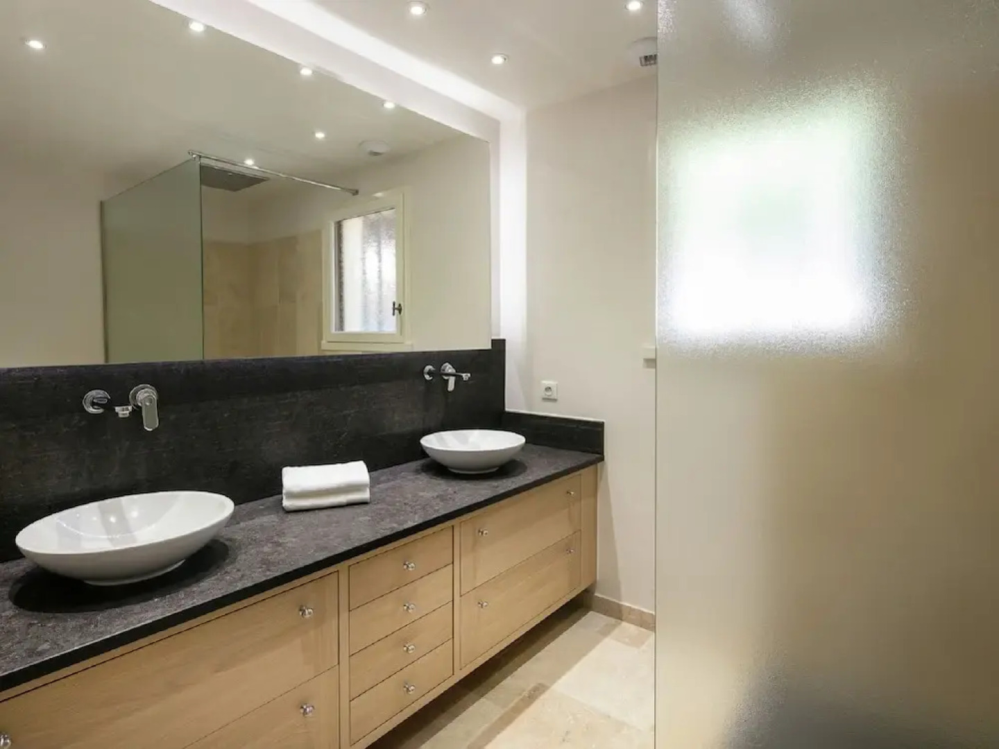 Modern Villa With Heated, Private Swimming Pool Near Mont Ventoux