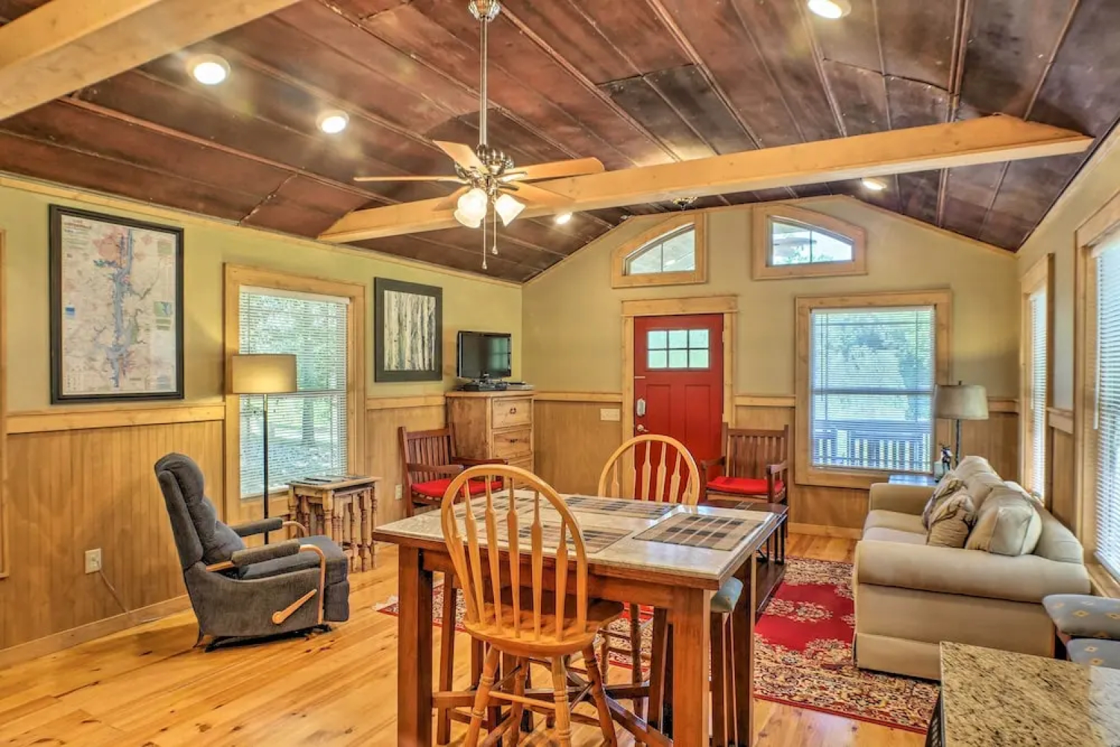 Guntersville Lake Cabin w/ 3 Fishing Ponds!