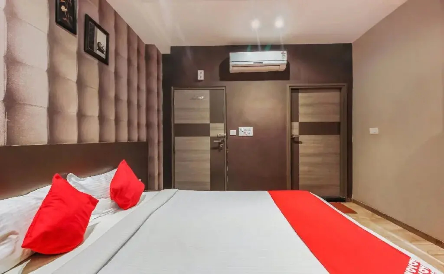 OYO 26991 Stanza Luxurios Stay