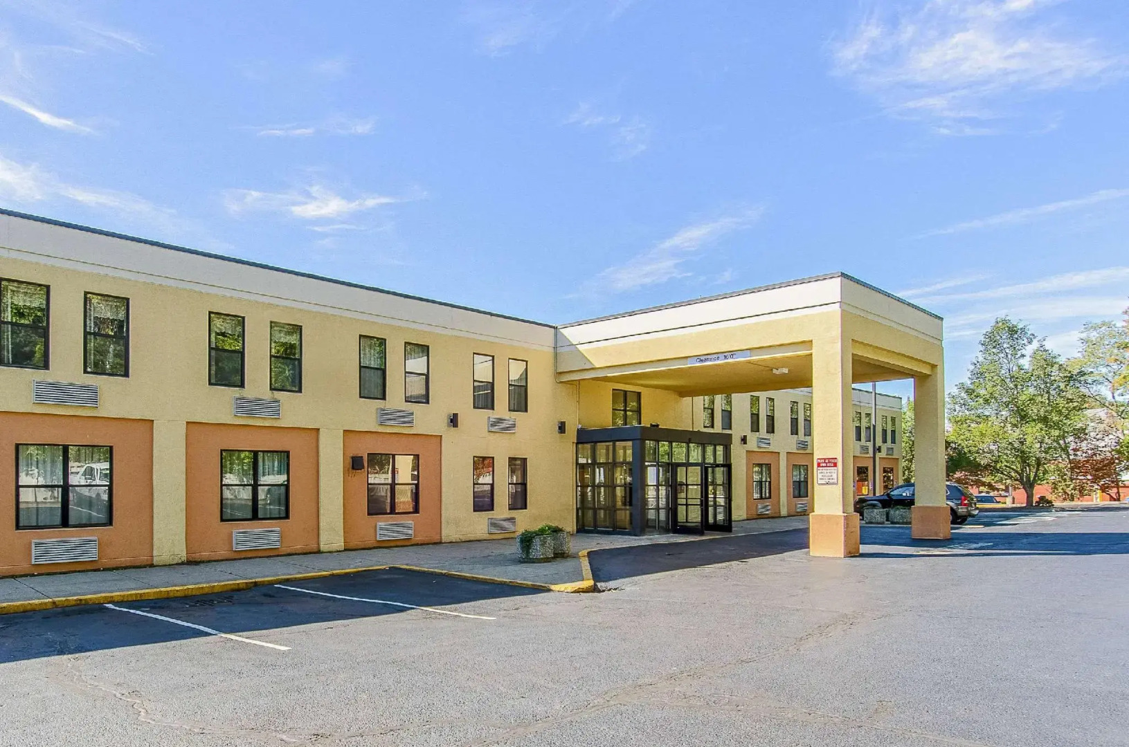 La Casa Inn & Suites - Middleboro