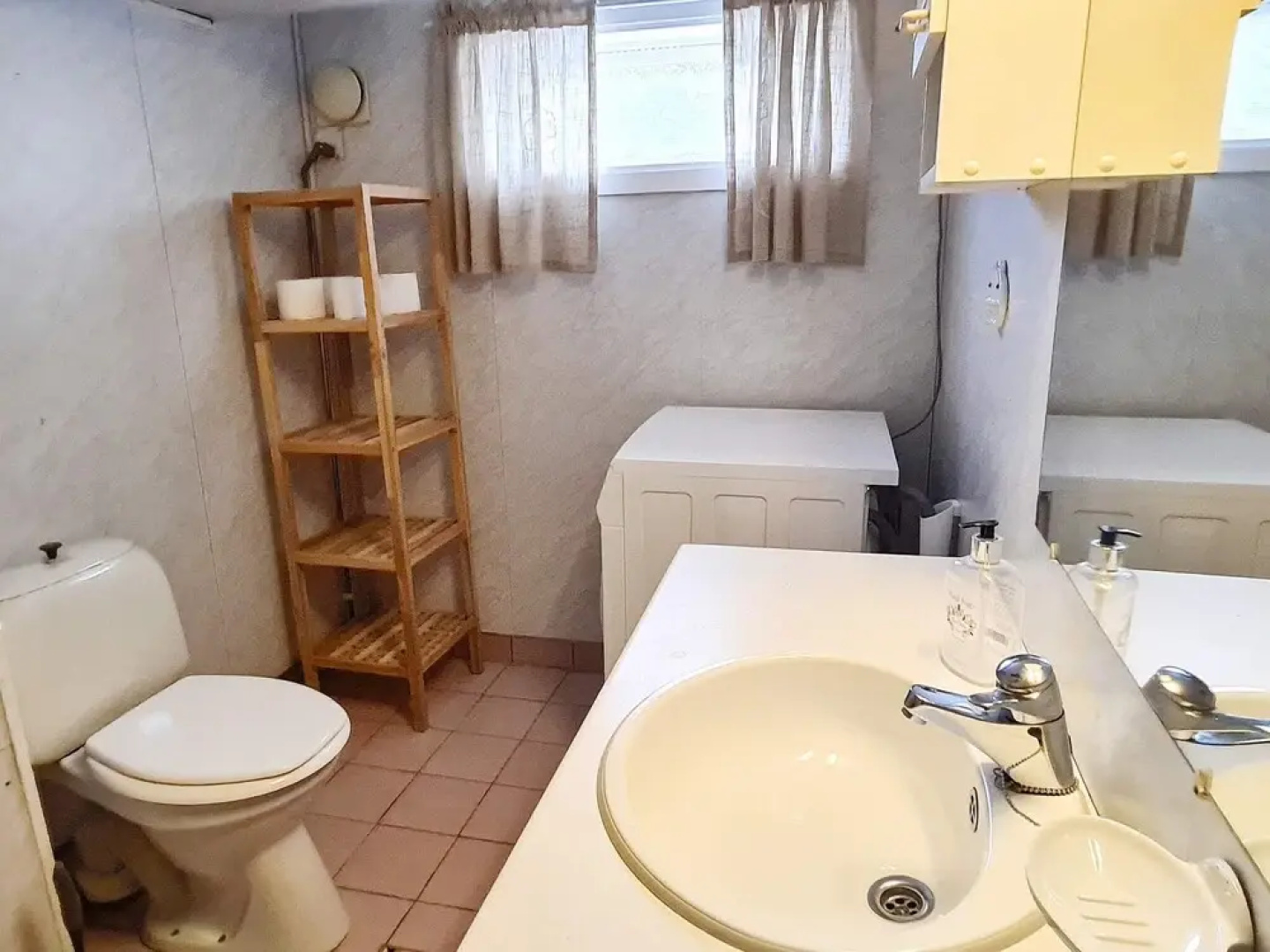 10 Person Holiday Home in Staubø