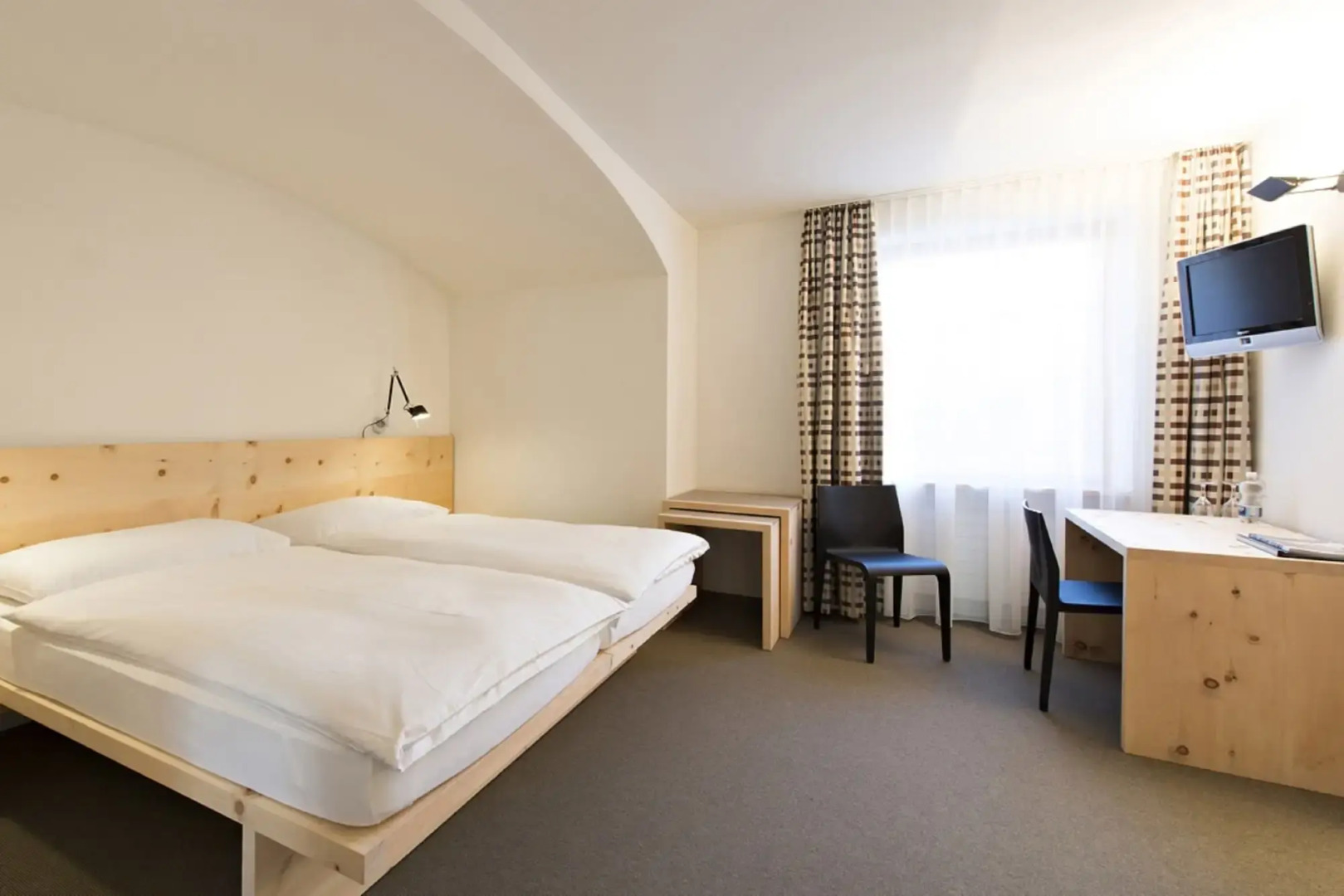 Отель Hauser Swiss Quality