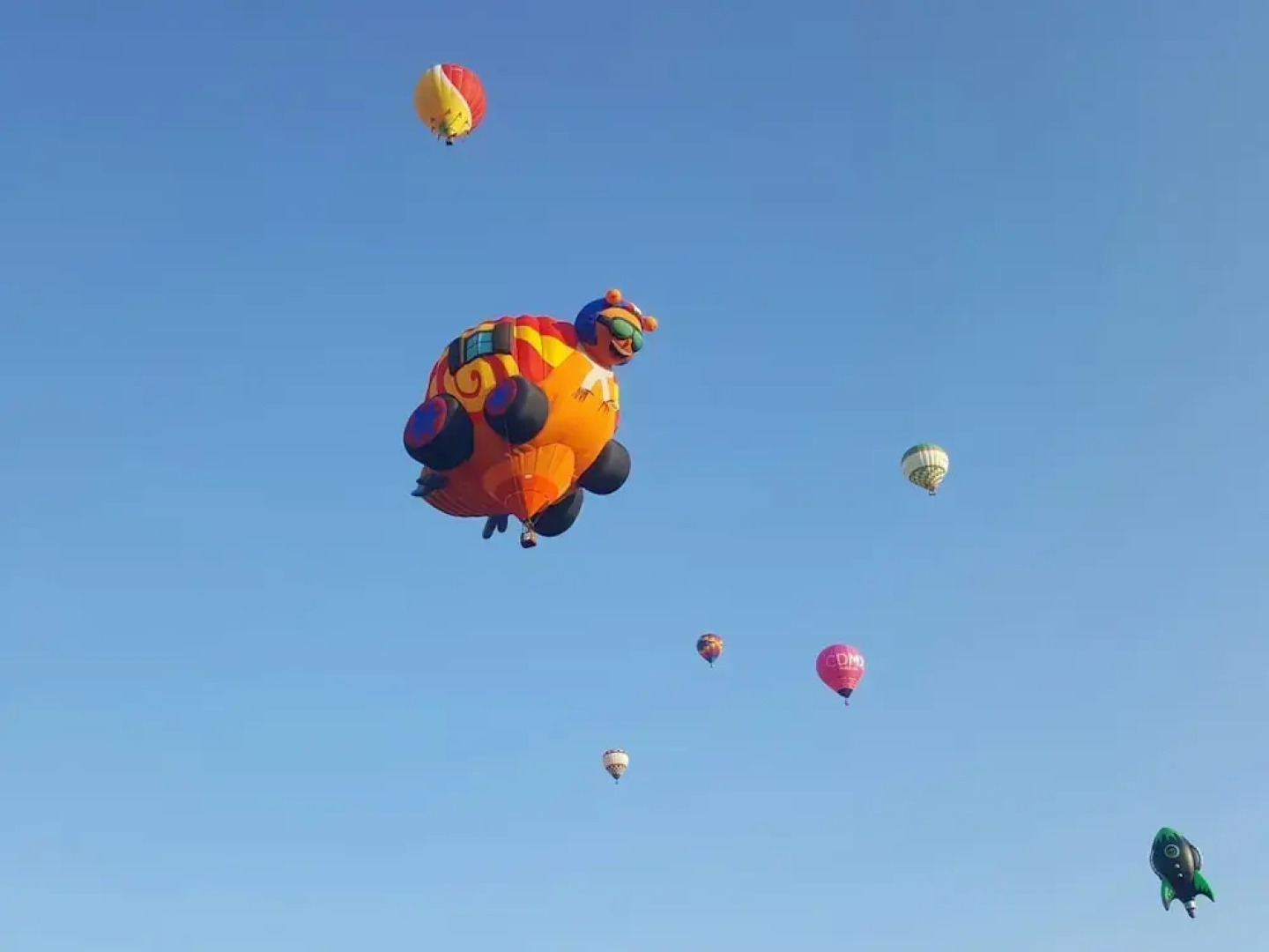 Kokomo Inn - Tropical Riverfront B&B