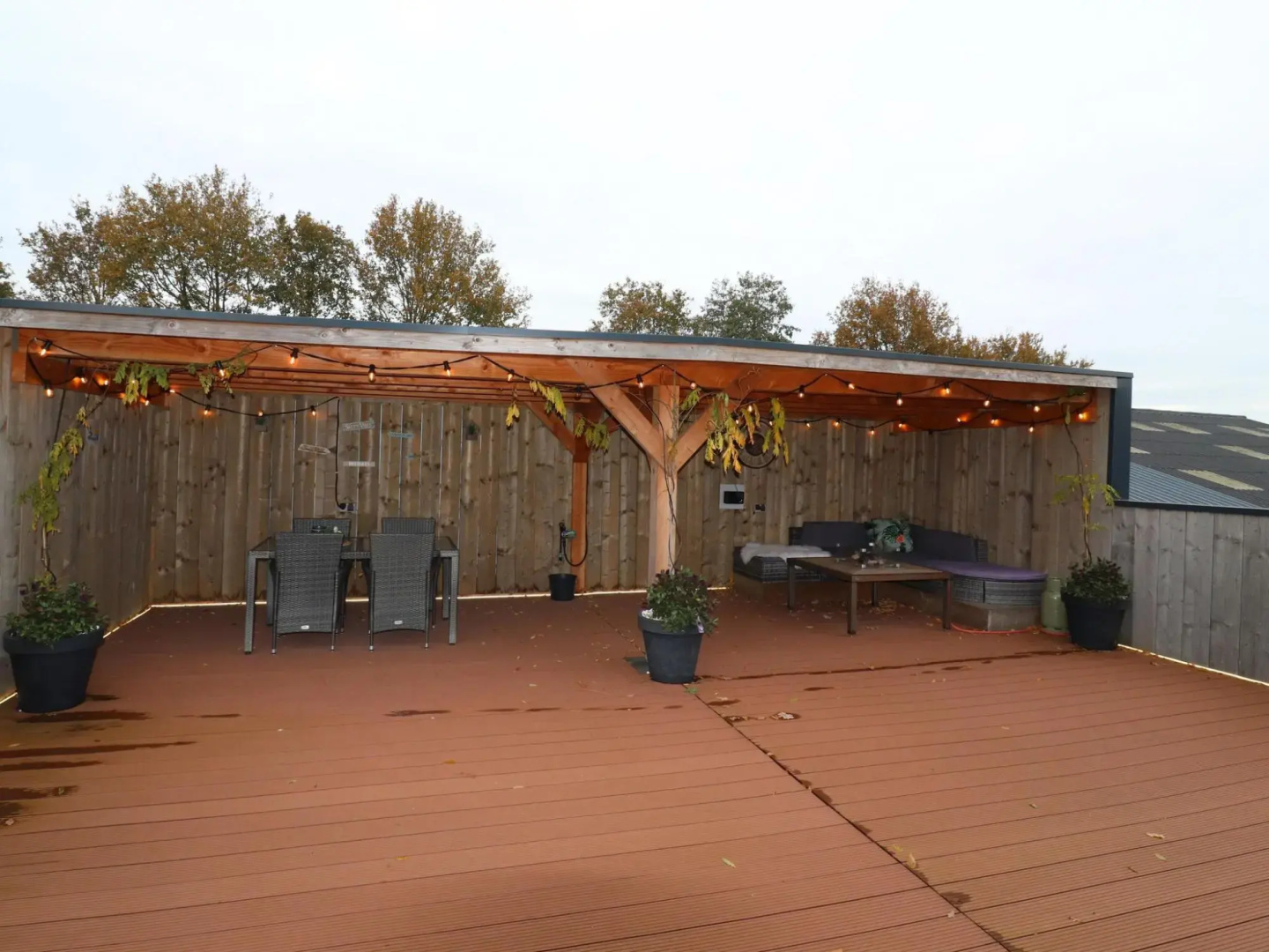 Attractive apartment in Haulerwijk with garden