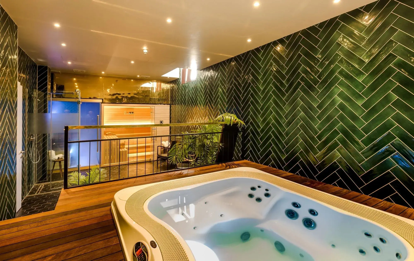 Hotel Brown Beach House & Spa