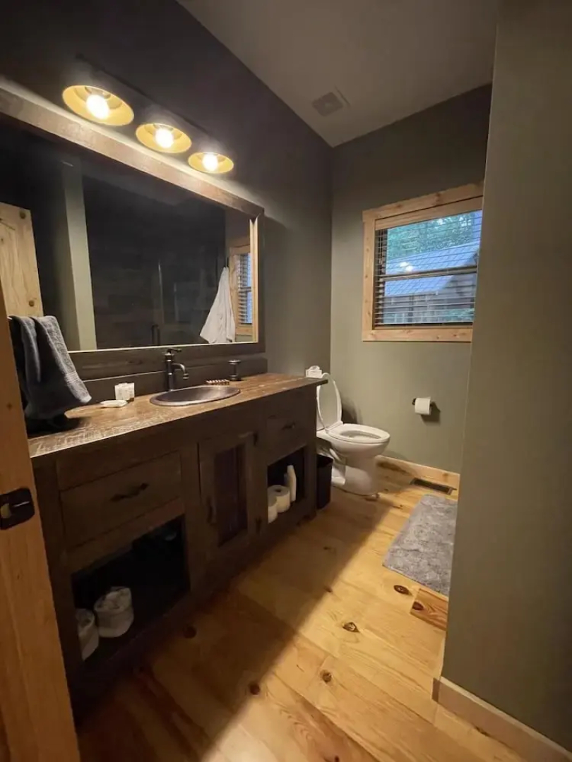 Hollow Tree Hideaway - Coosawattee River Resort
