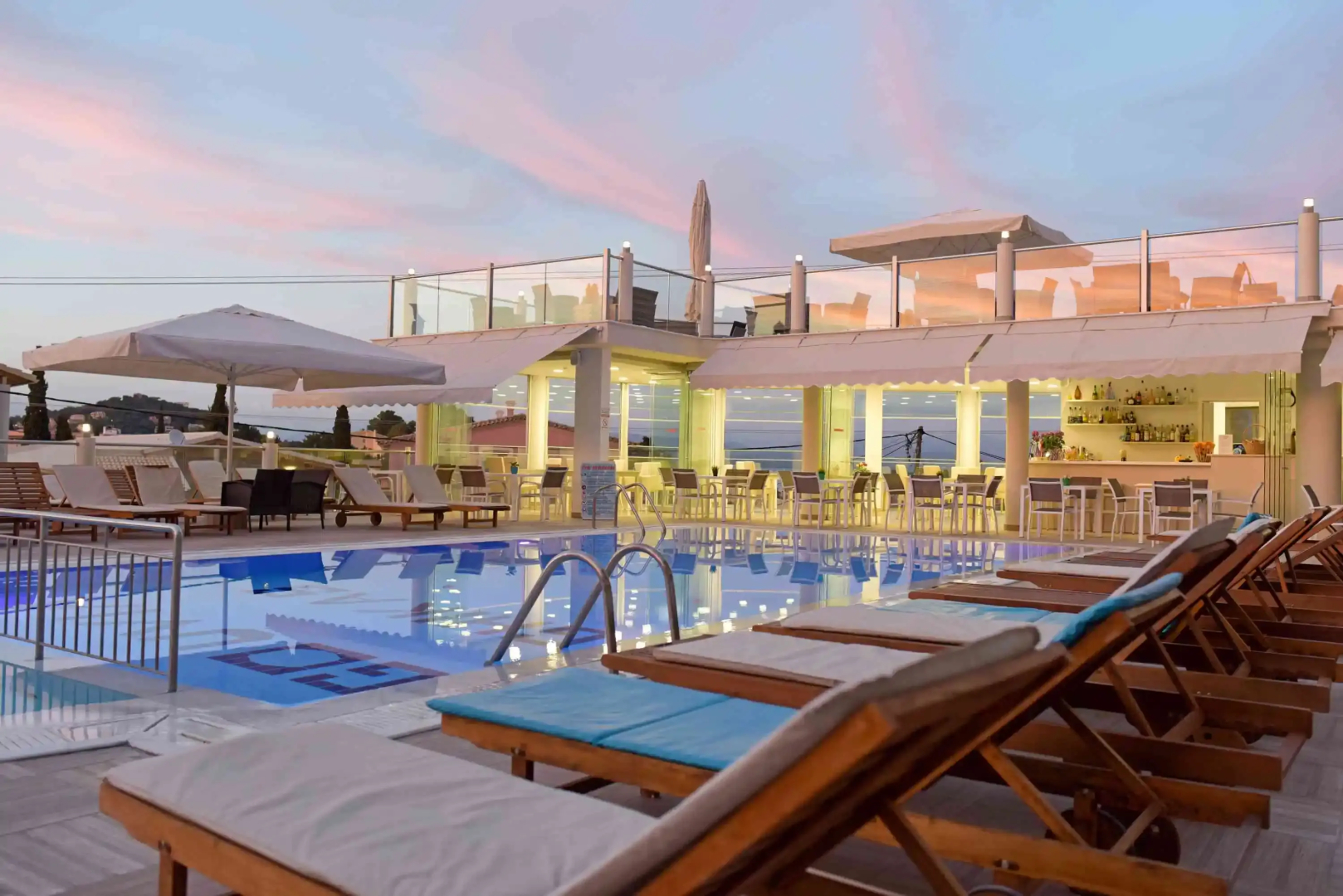 Palapart Gikas Suites And Studios