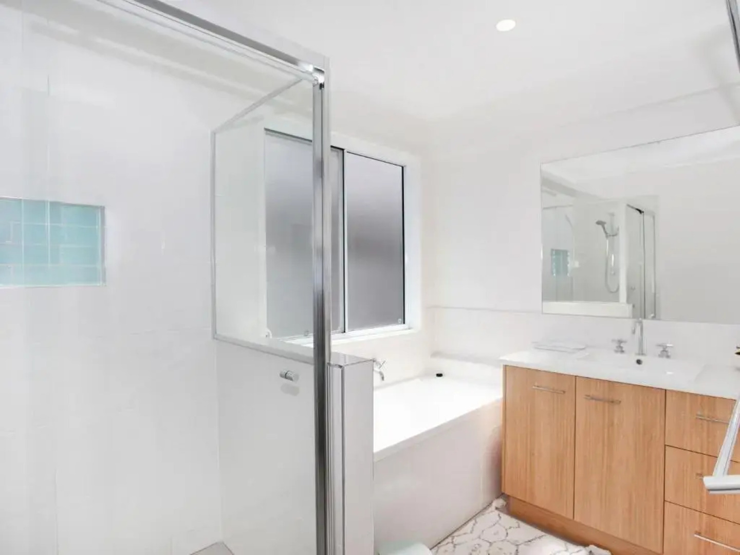 Outstanding Waterfront Hamptons Style 5 Bedroom Luxurious Home with Air Conditioning Pool and Pontoon -Bring your own boat