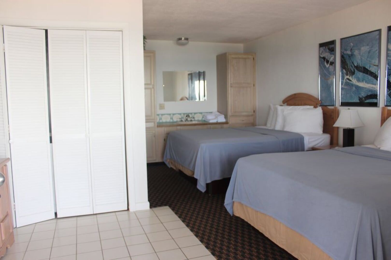 Sandcastle Beachfront Inn