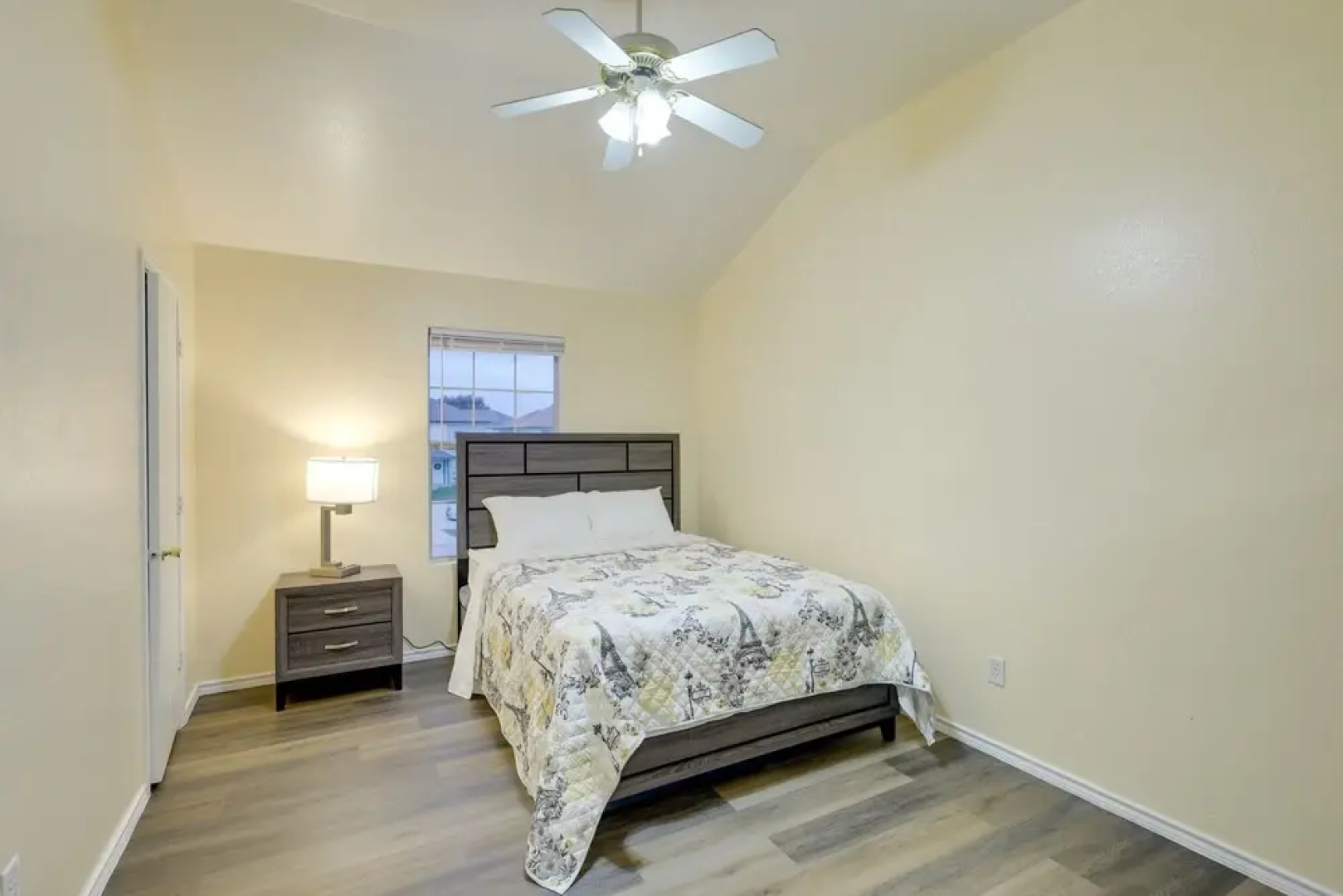 5 Mi to Fort Hood Shopping: Quiet Killeen Townhome