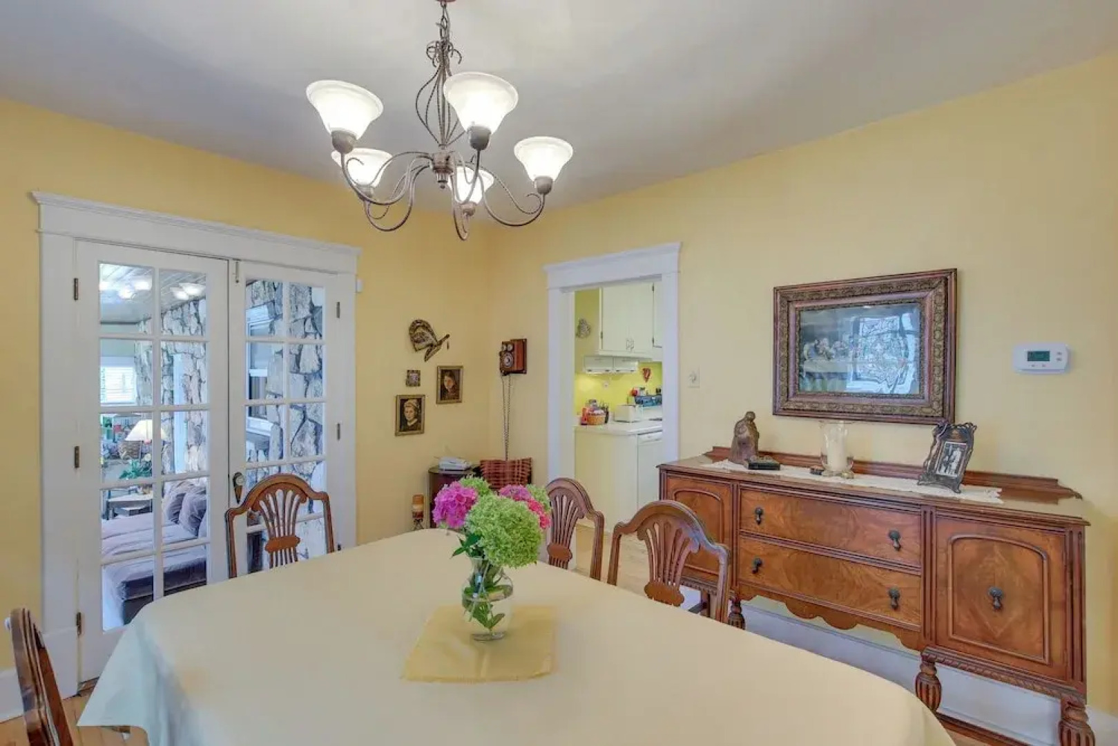 Historic Home w/ Sunroom - 5 Mi to Lambeau Field!