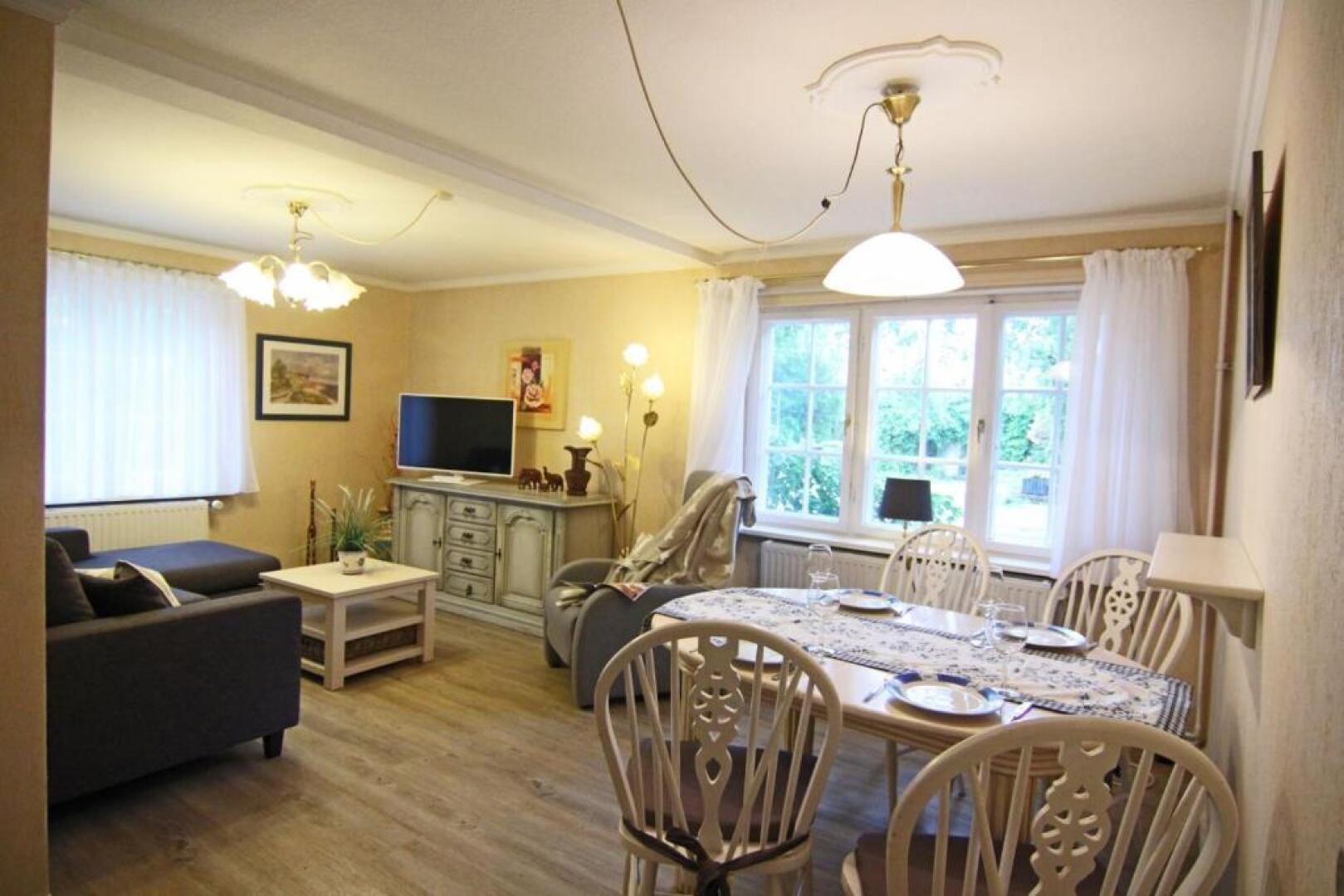 Lisa-im-alten-Friesenhaus