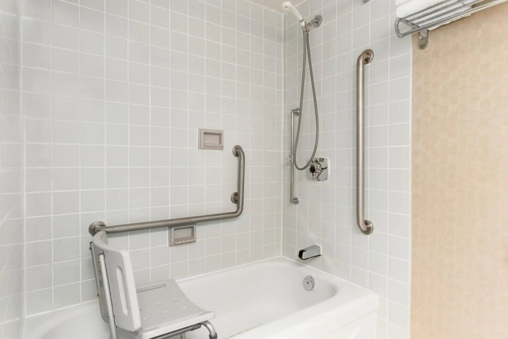 Travelodge by Wyndham Owen Sound