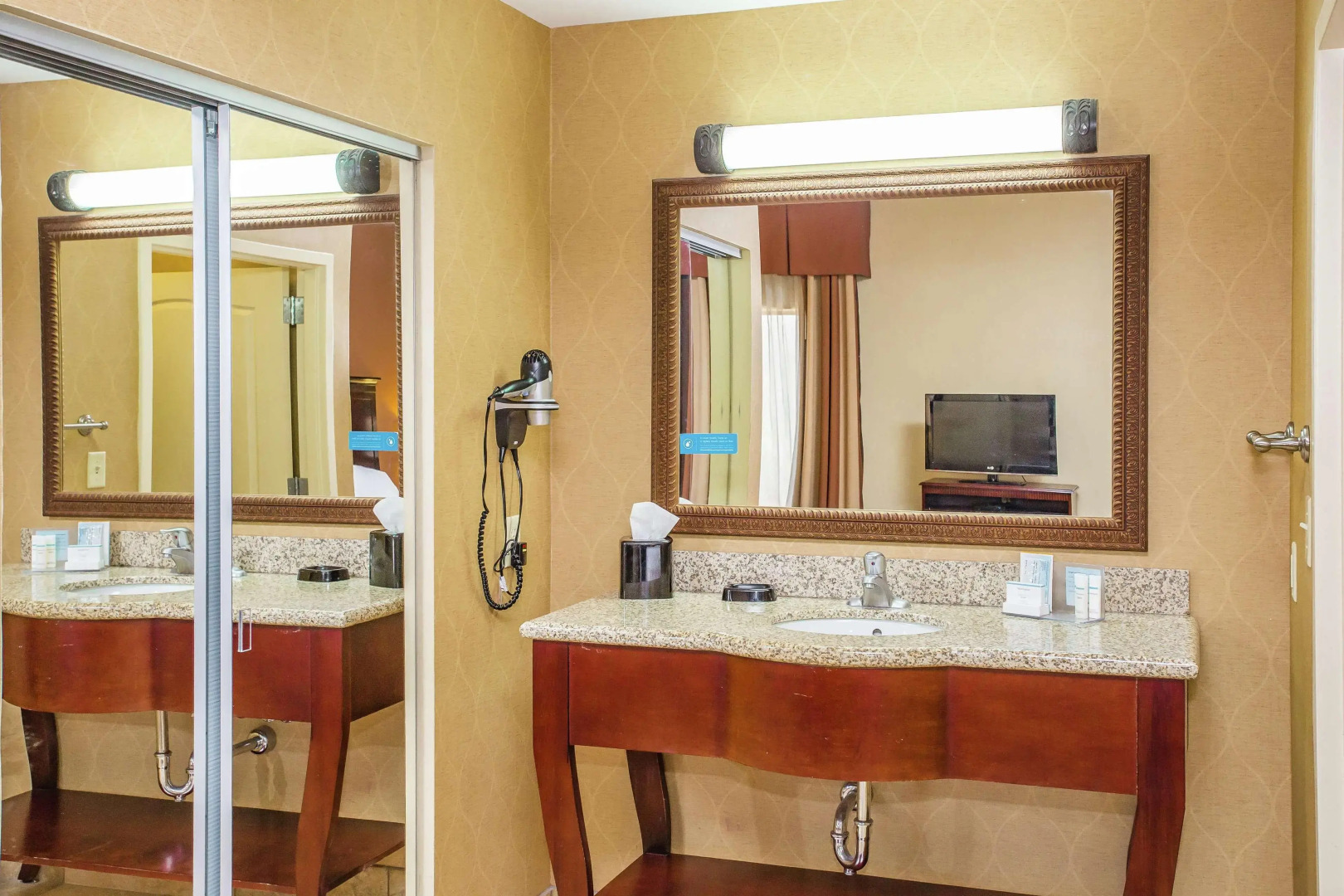 Hampton Inn & Suites Sevierville @ Stadium Drive
