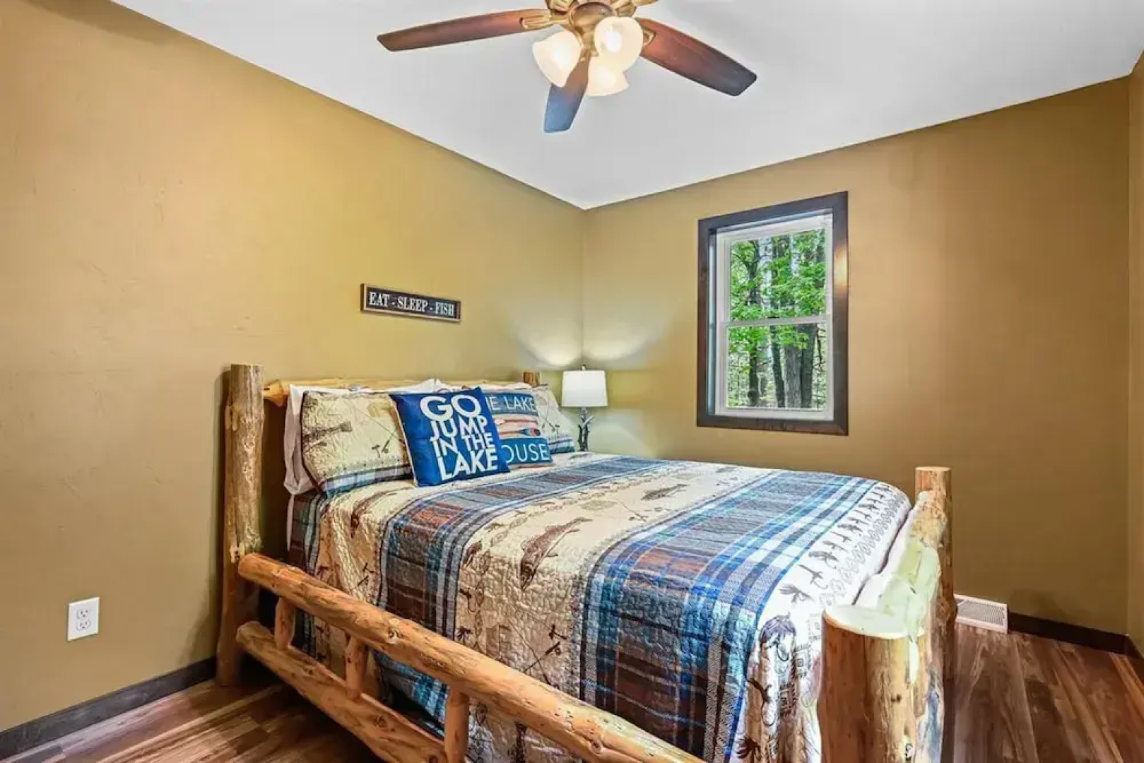 Tranquil Lakefront Oasis - Fire Pit Fishing BBQ