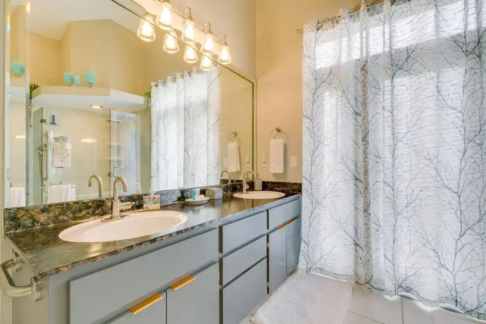 Lanai & Grill: Sunny Home Near Rainbow Springs!