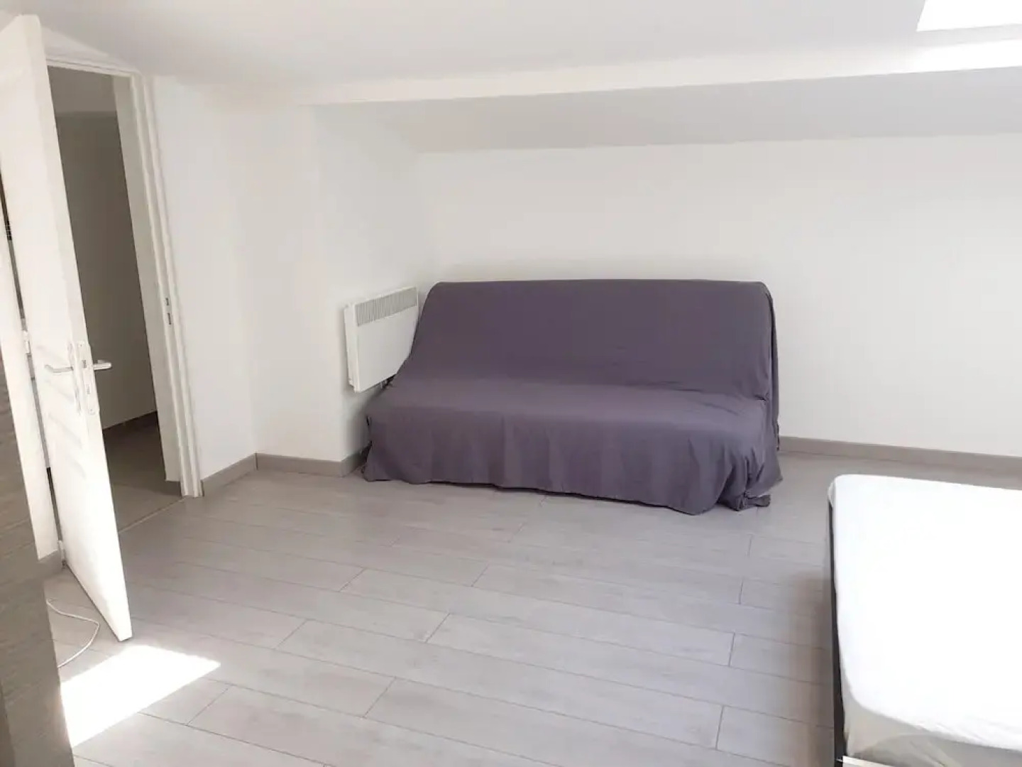 Apartment With 2 Bedrooms in Saint-mitre-les-remparts, With Wonderful sea View, Furnished Terrace and Wifi - 10 km From the Beach