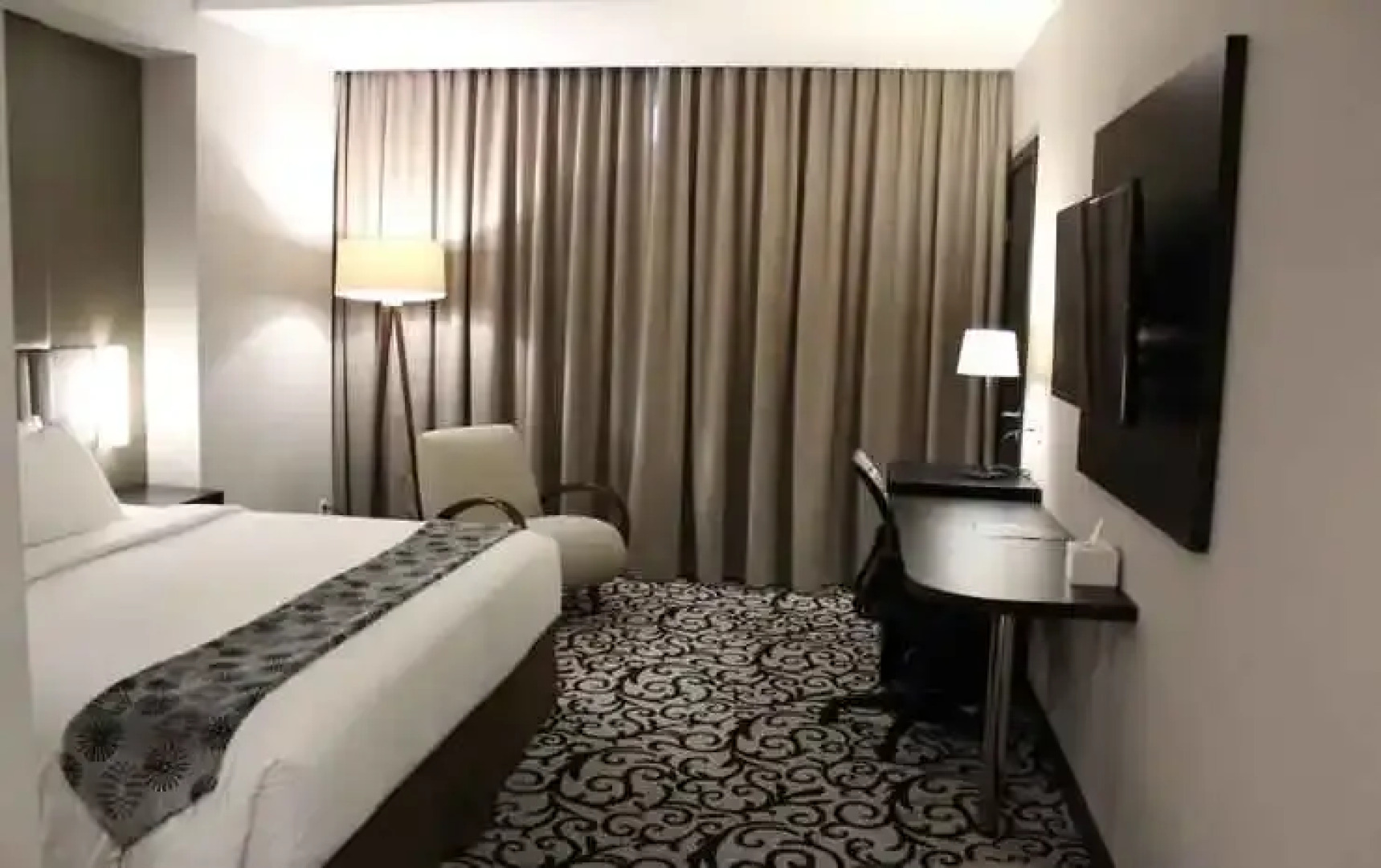 Grand Royal Denai Hotel