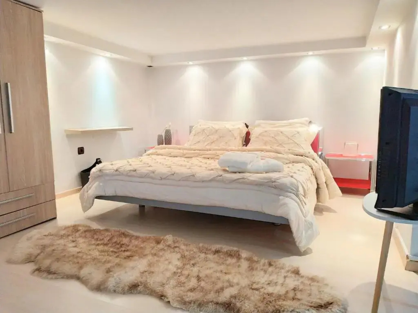 Luxury Apartment with Sea View near Kallithea