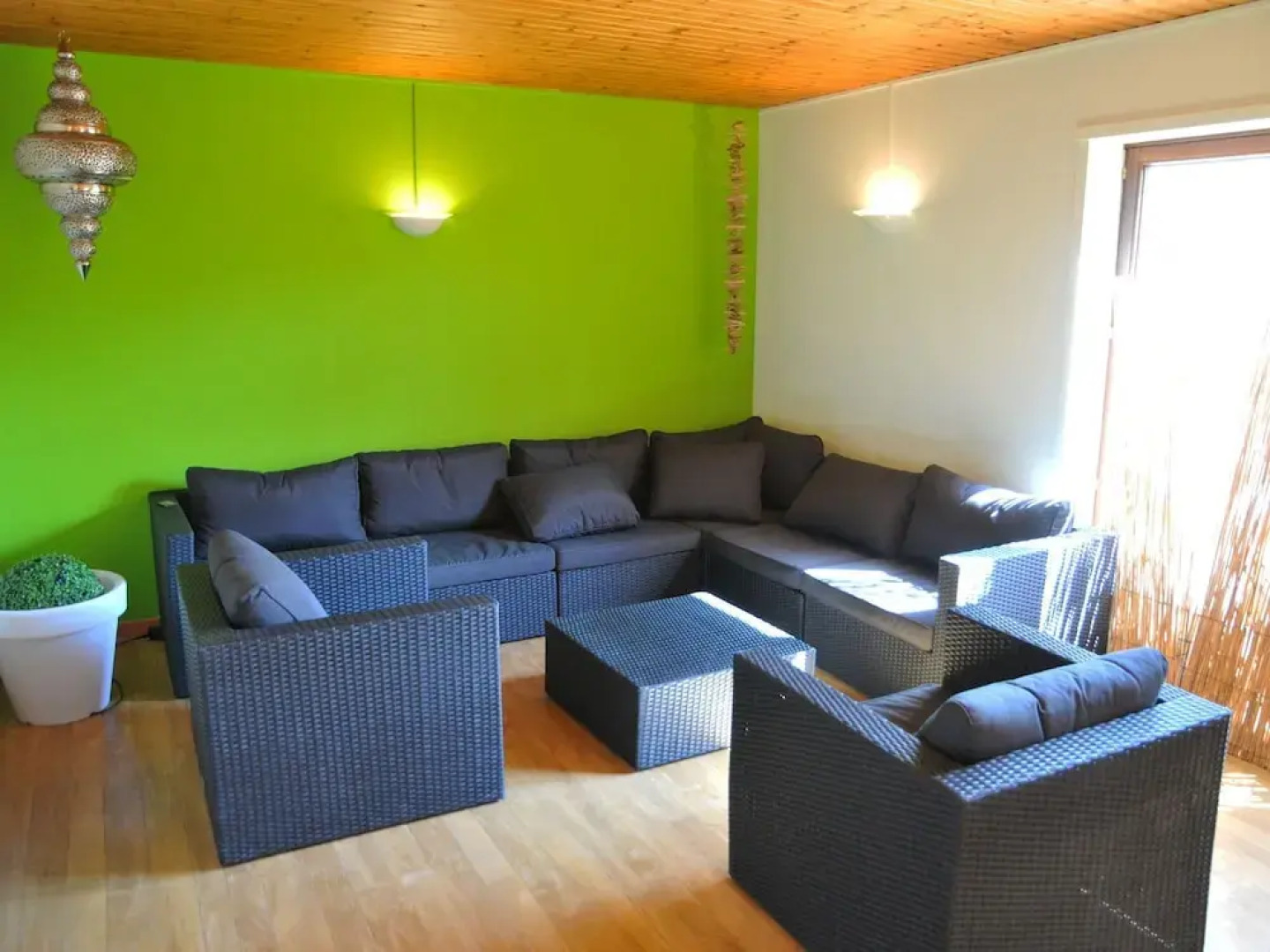 Modern Luxury Chalet With a Fireplace and Private spa