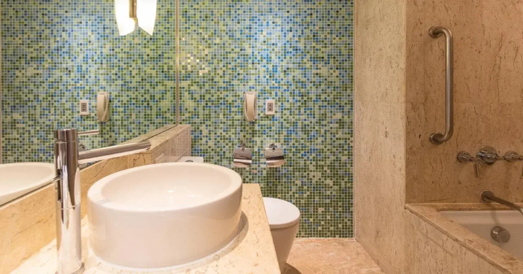 Holiday Inn Bangkok by IHG