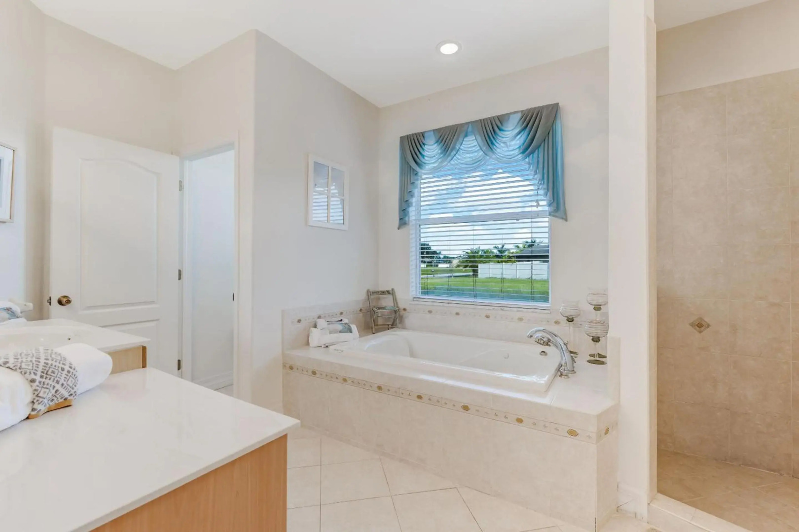 Villa Key Largo - Heated Pool & Spa, Private Beach, with Bicycles - Roelens Vacations