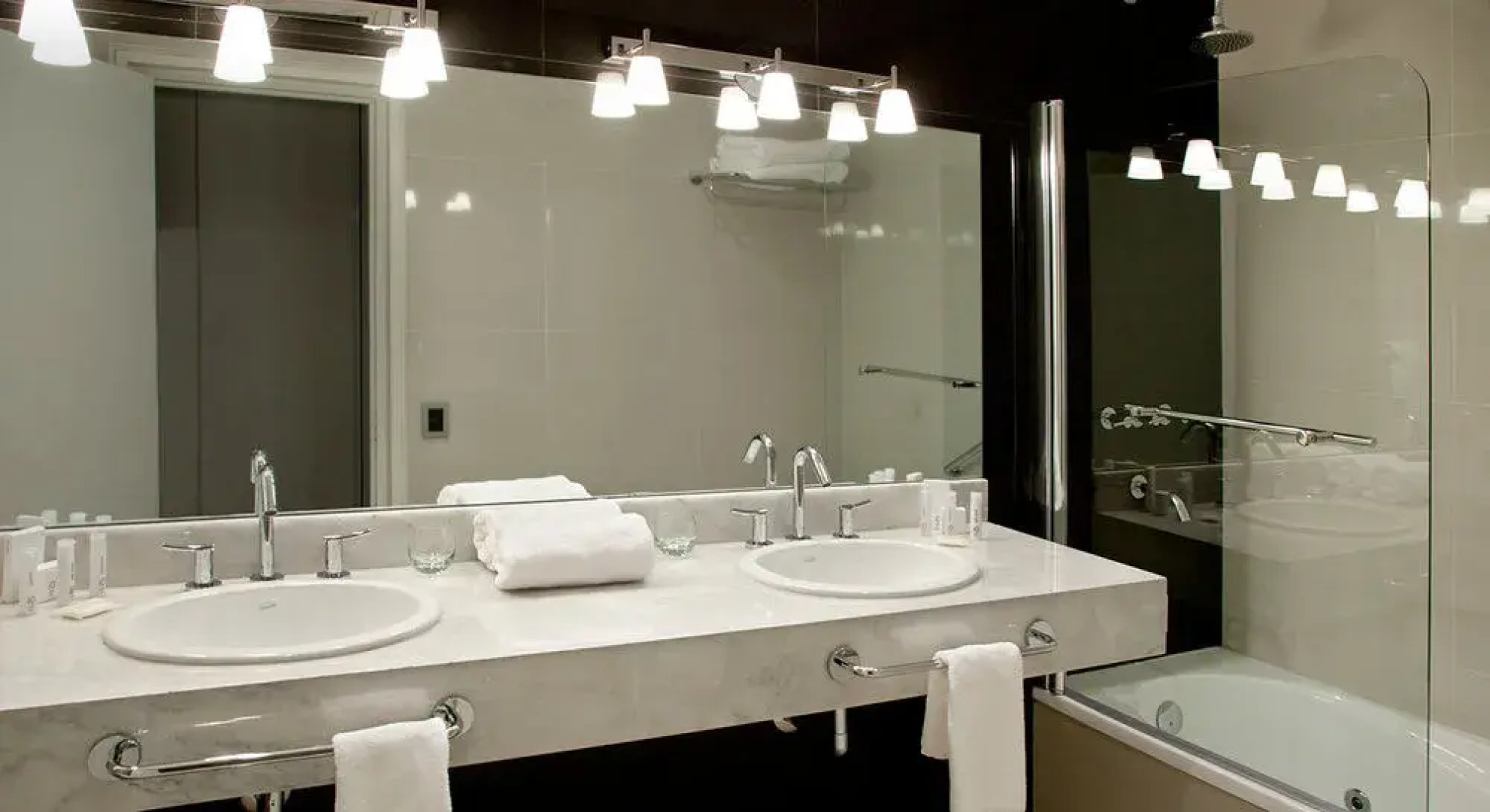 Howard Johnson Resort Spa and Convention Center Lujan