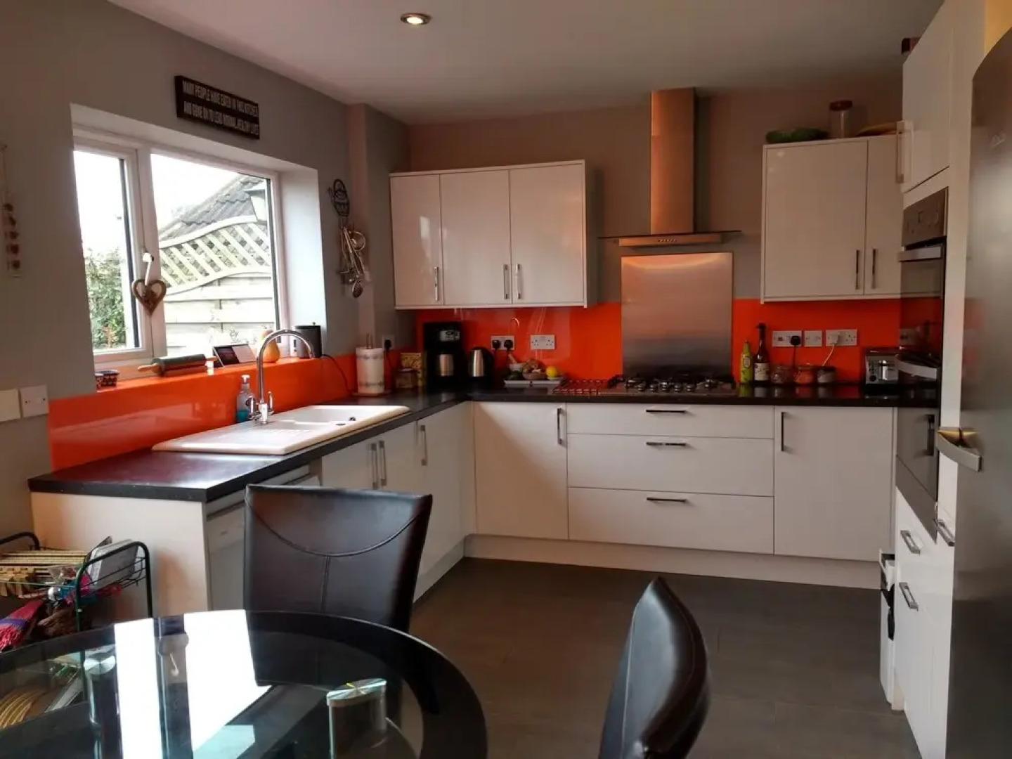 Three Bedroom Home With Garden in Brighton