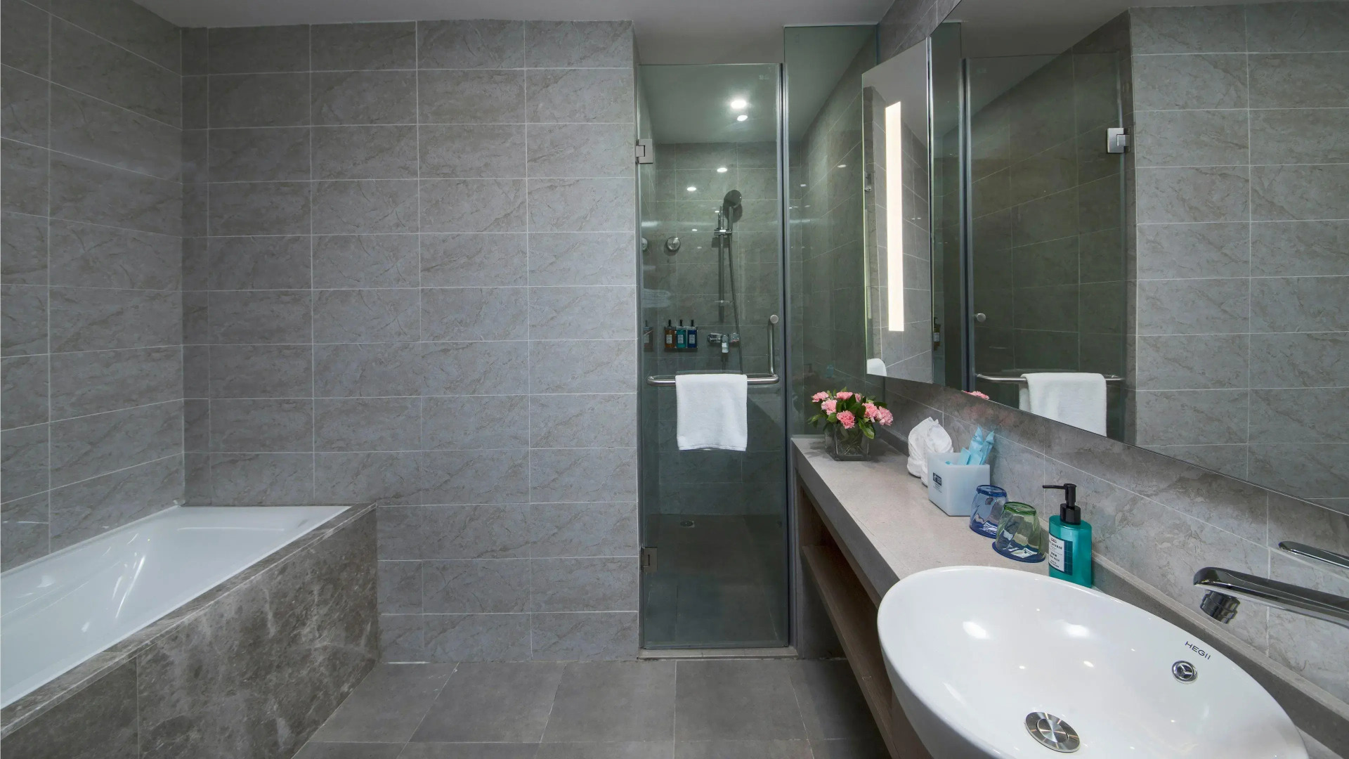 Holiday Inn Express Xichang City Center by IHG