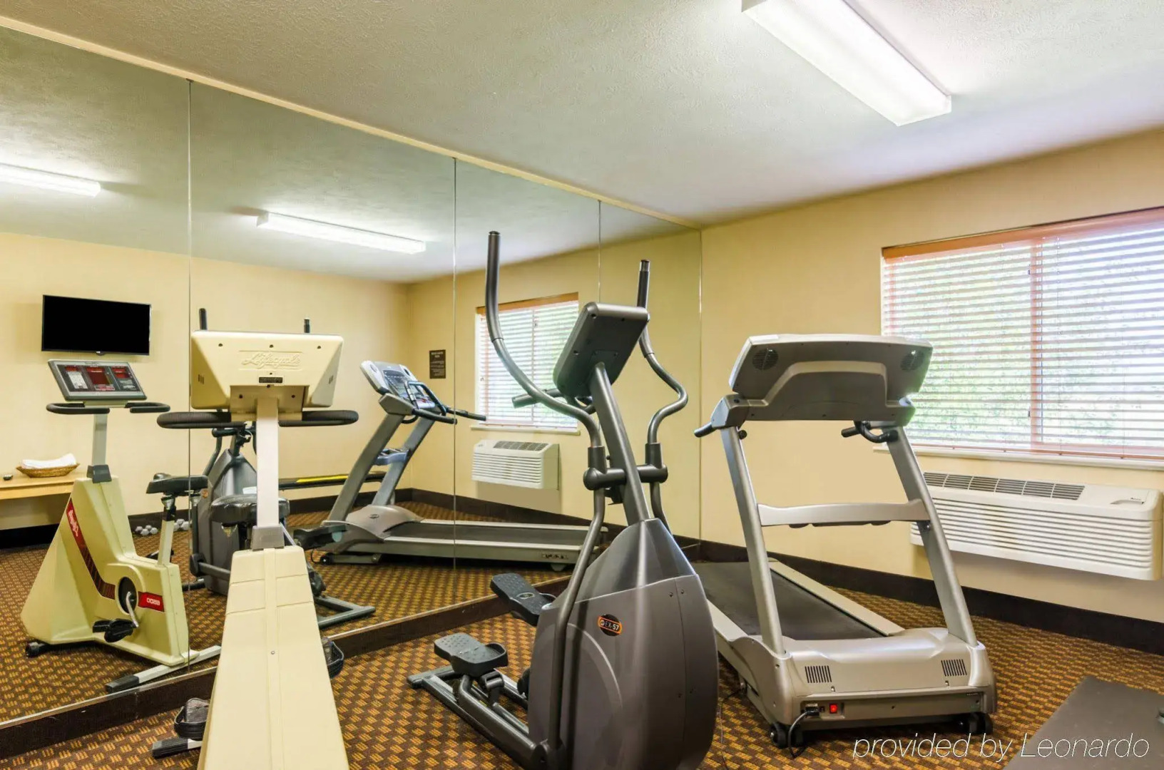 Super 8 by Wyndham Cozad