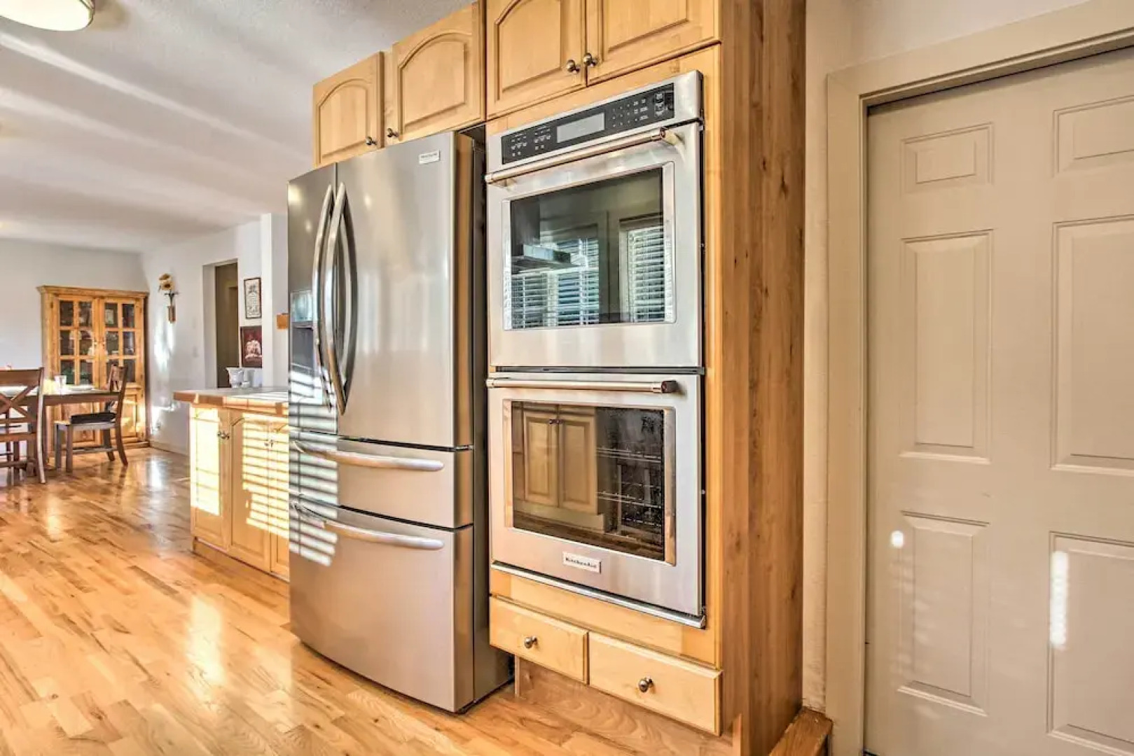 Eugene Retreat: Large Yard + Central Location