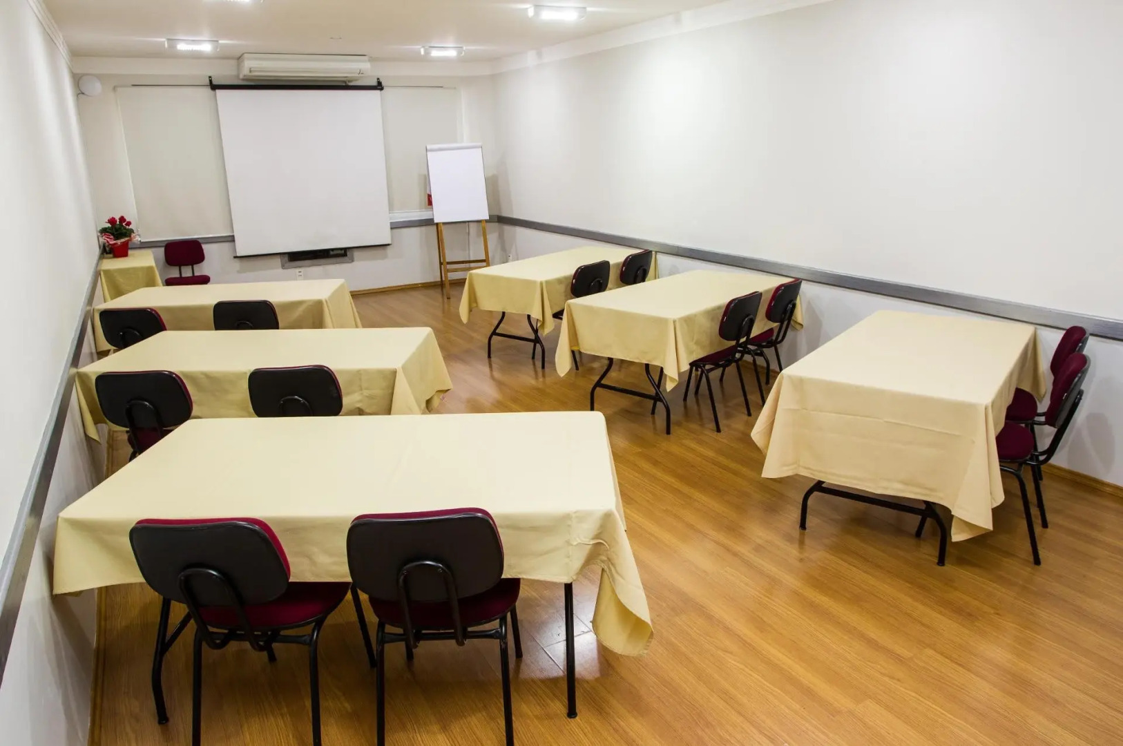 Leon Park Hotel e Convenções