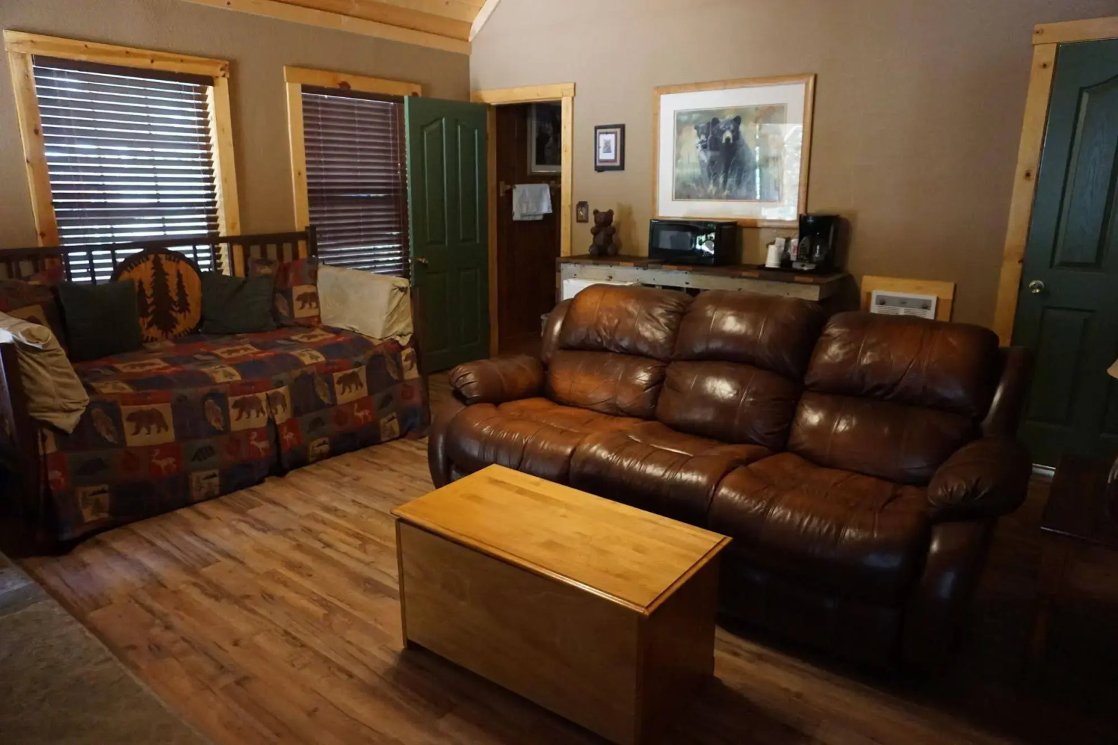 Shaver Lake Village Hotel