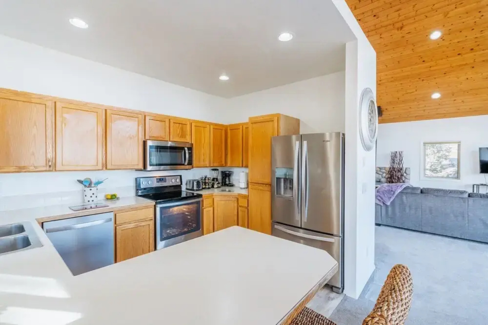 Tailwinds Farm, Secluded On The River, Amazing Views 4 Bedroom Home by Redawning