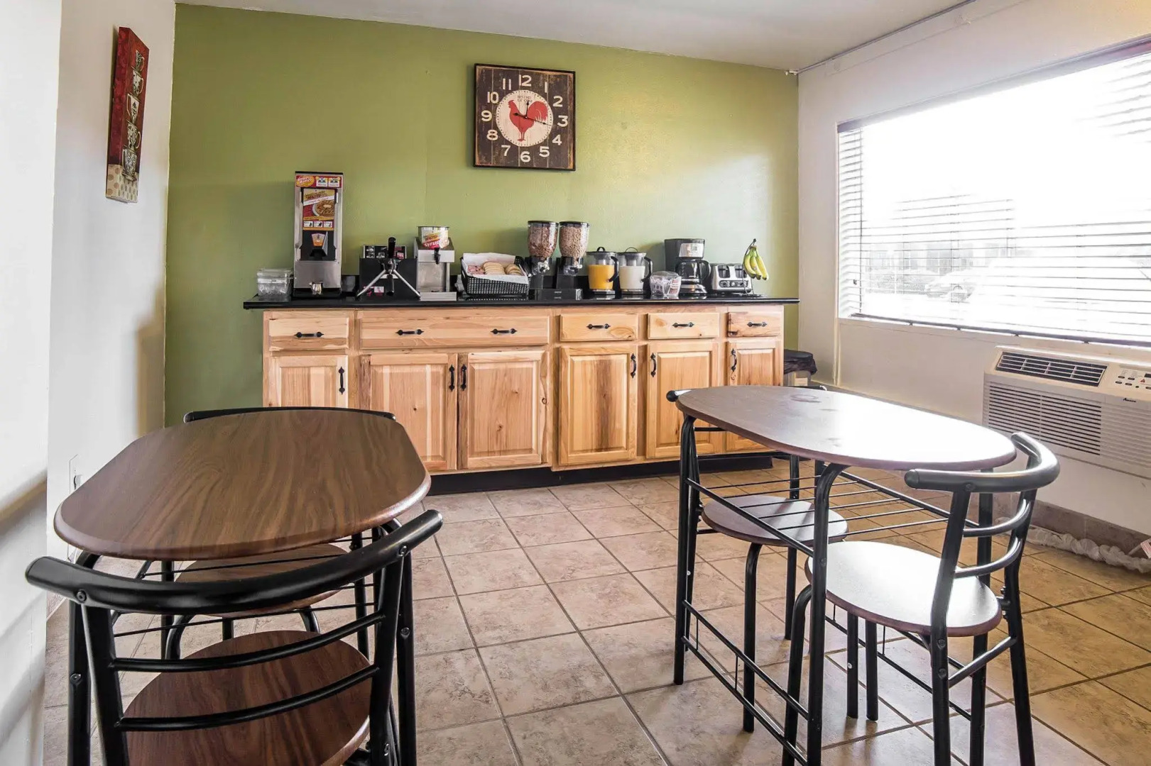 Rodeway Inn & Suites